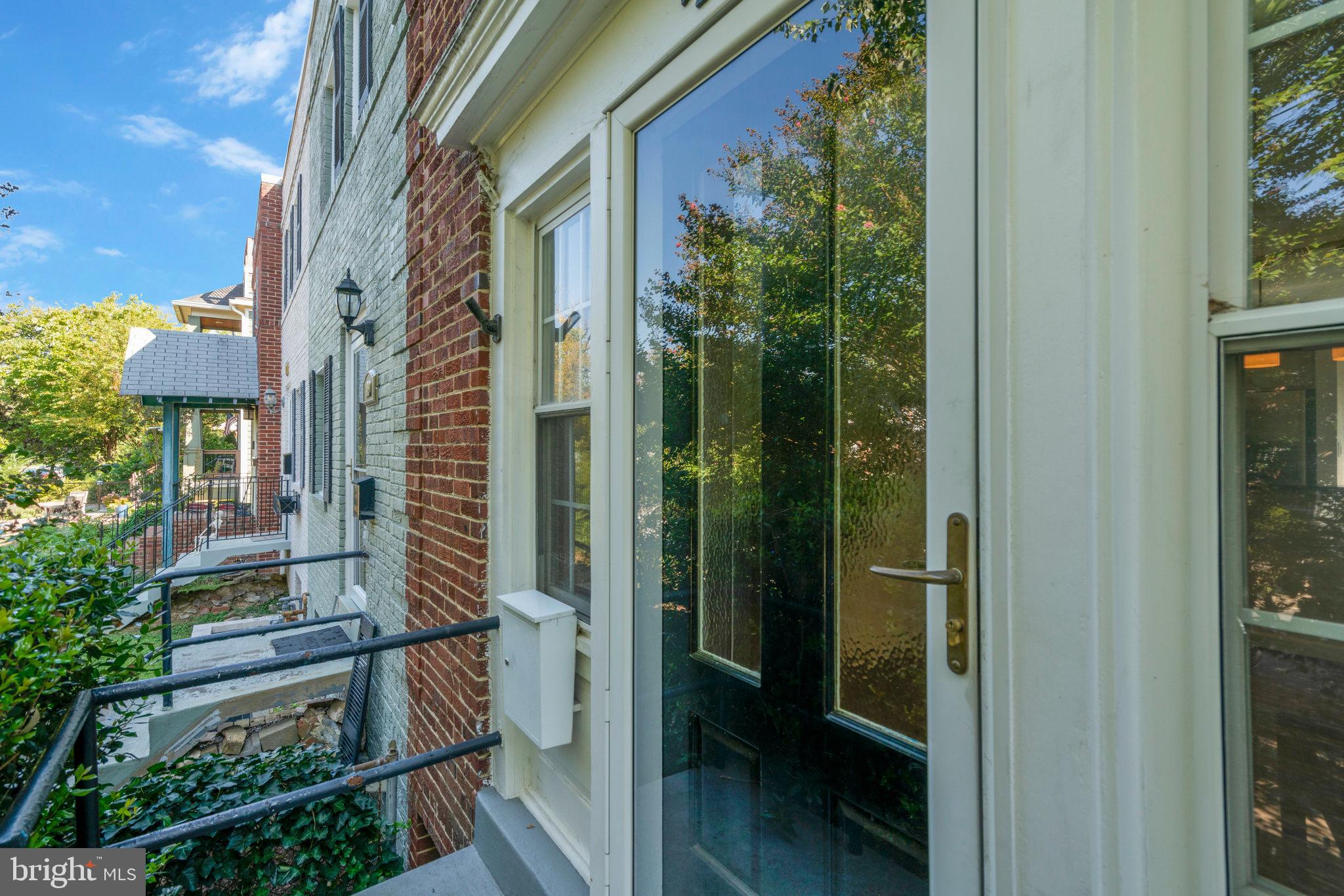 ROSEMONT - Residential Lease