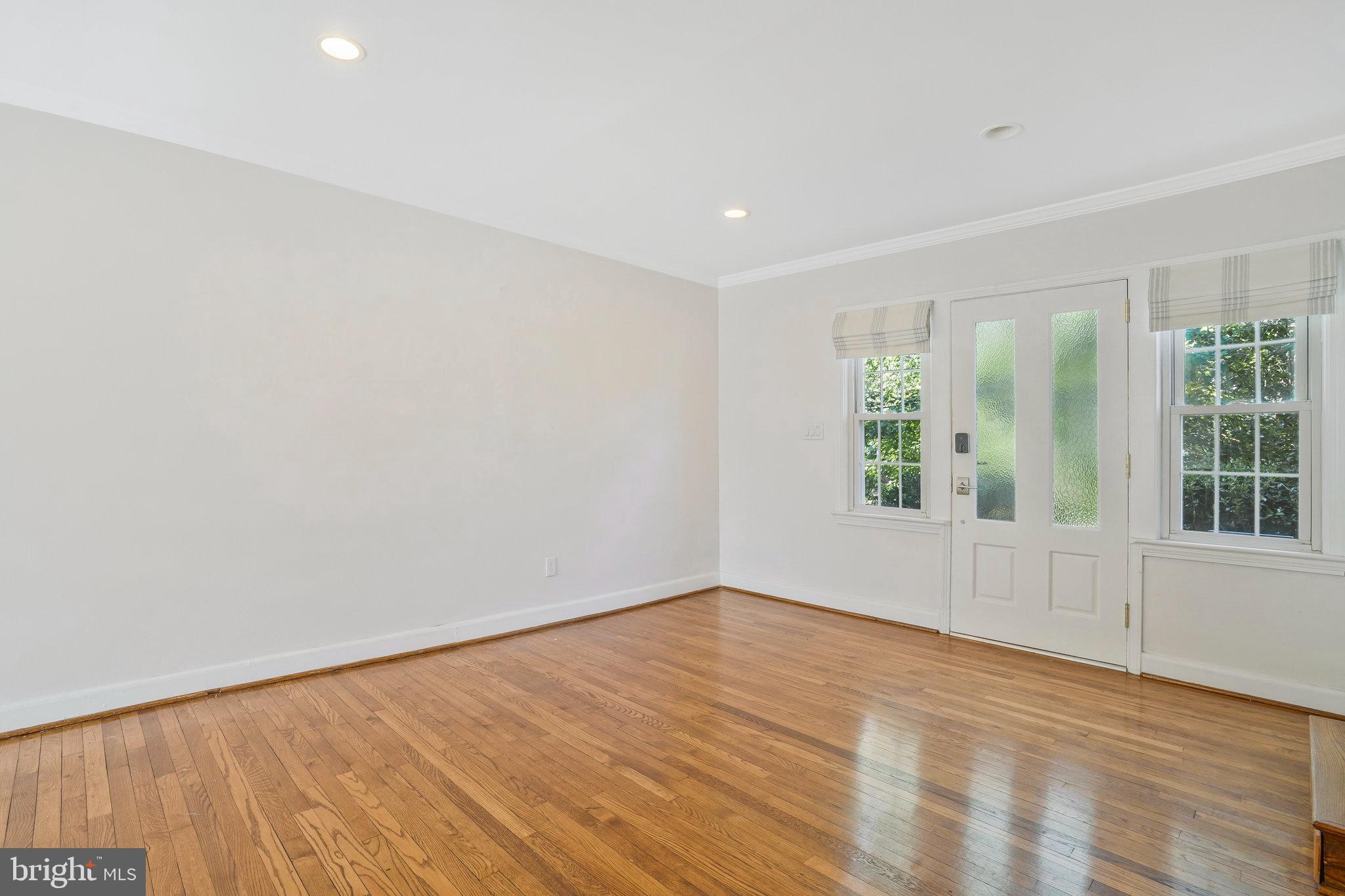 ROSEMONT - Residential Lease