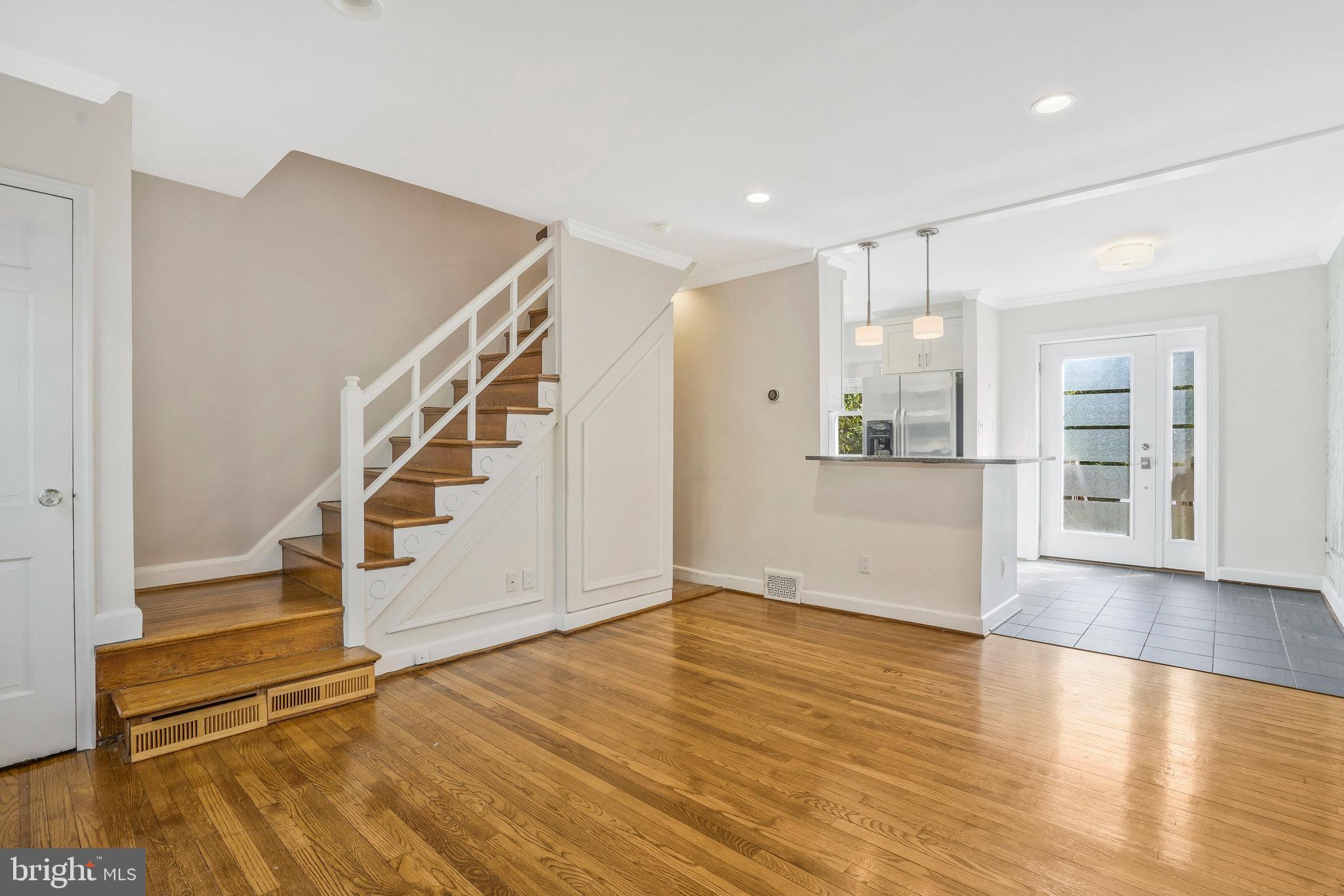 ROSEMONT - Residential Lease