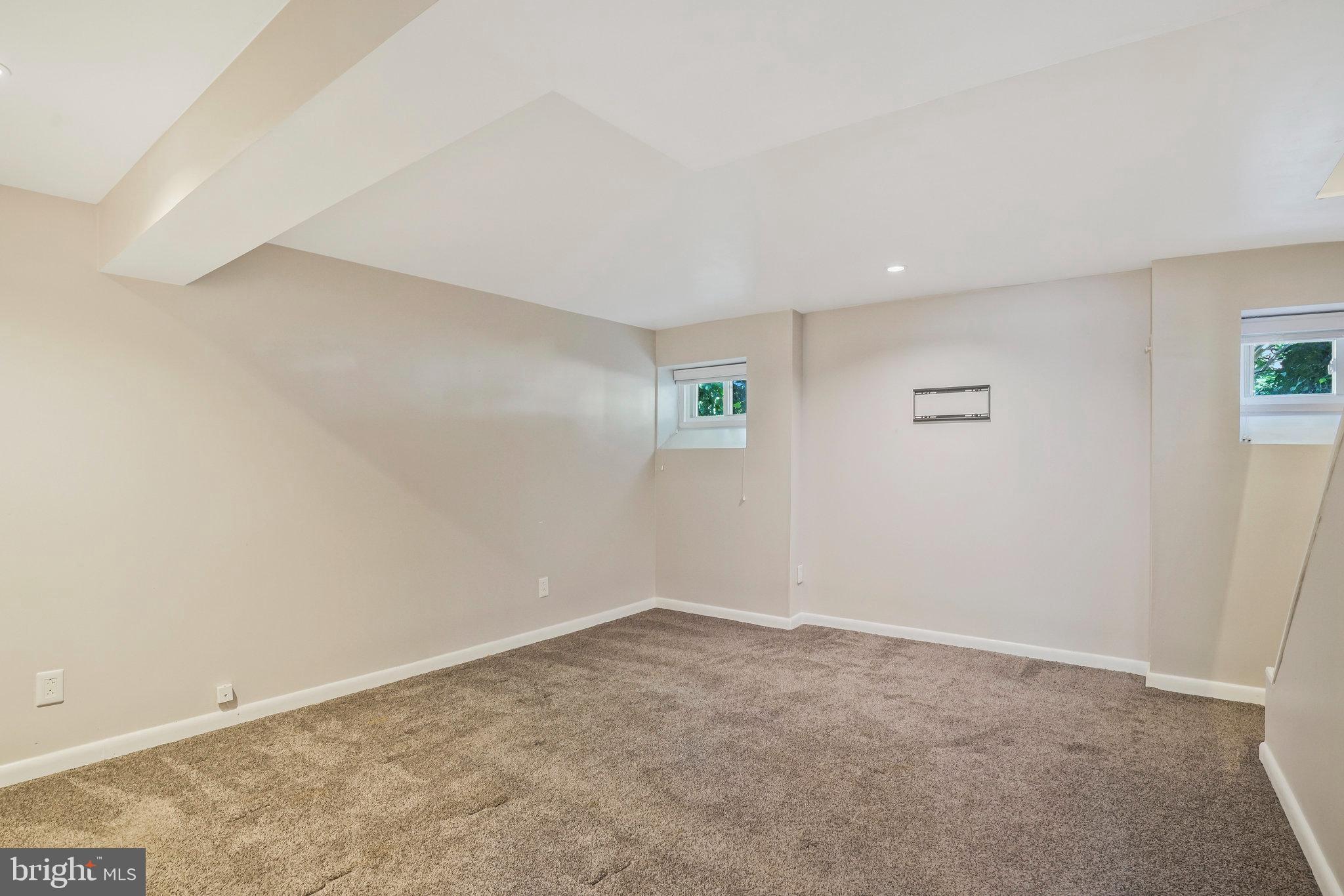 ROSEMONT - Residential Lease