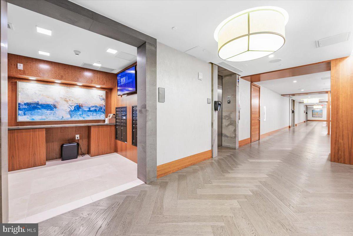 DOWNTOWN BETHESDA - Residential