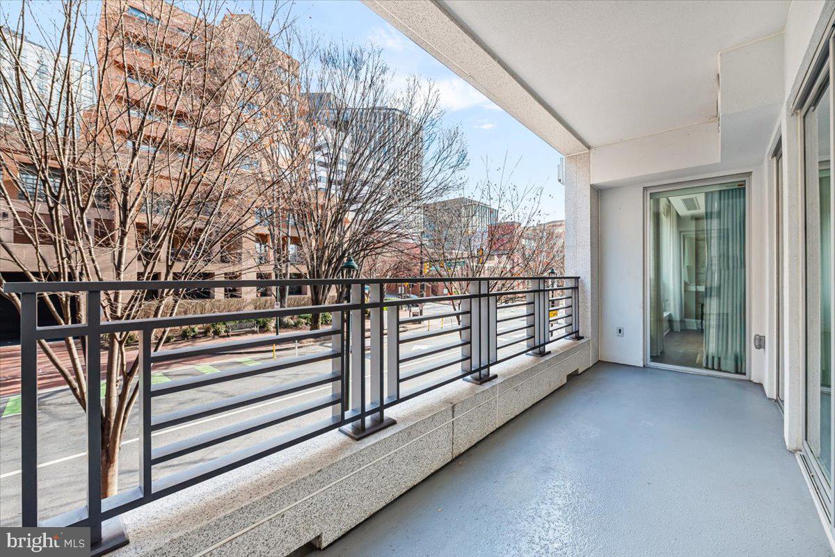 DOWNTOWN BETHESDA - Residential