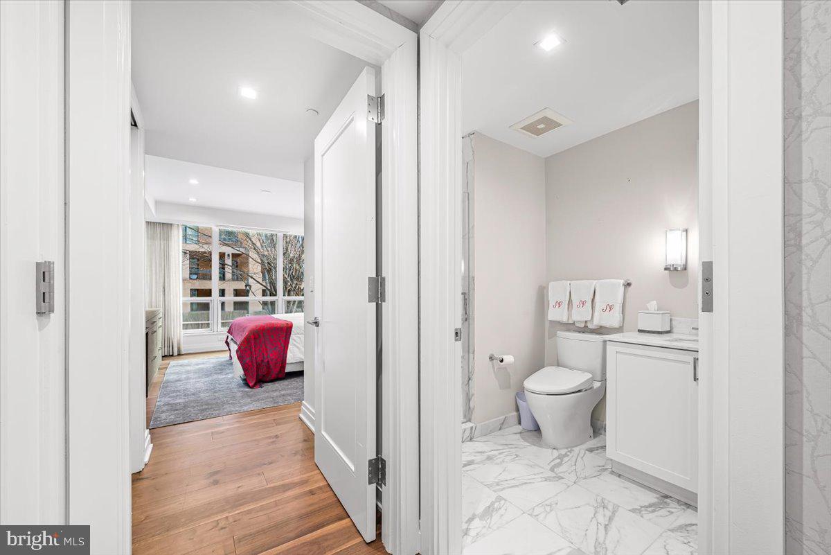 DOWNTOWN BETHESDA - Residential