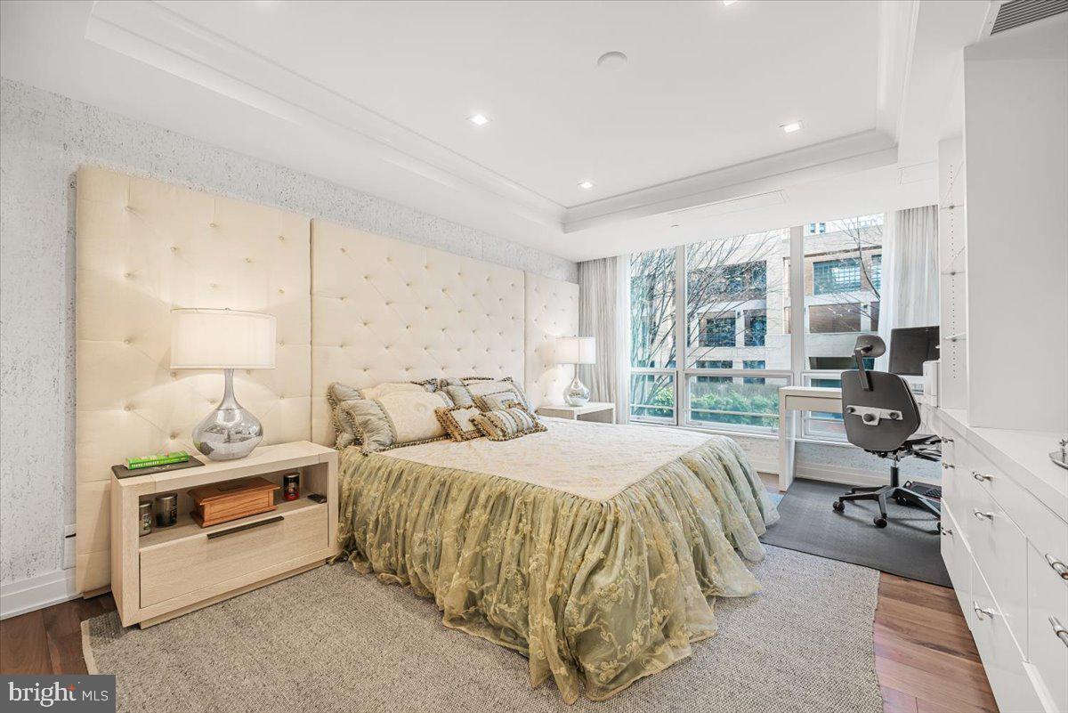 DOWNTOWN BETHESDA - Residential