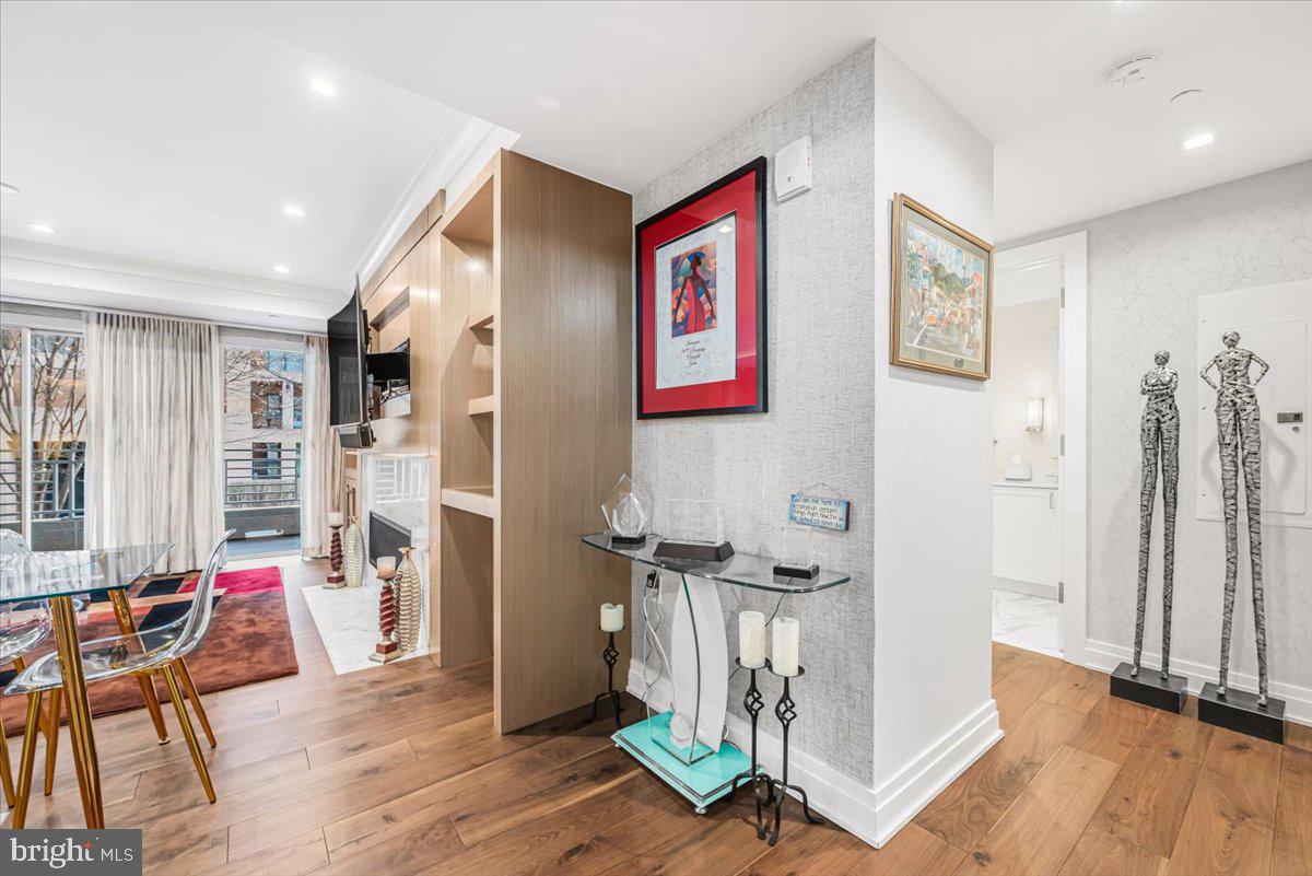 DOWNTOWN BETHESDA - Residential