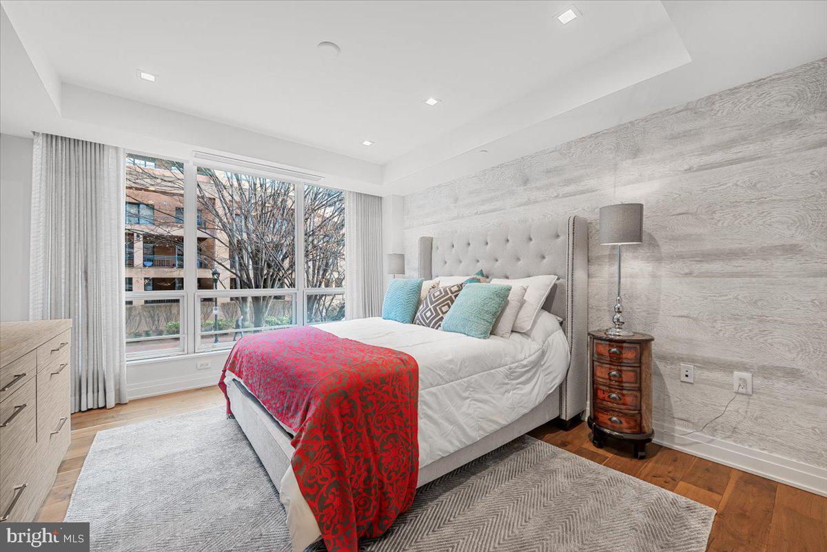 DOWNTOWN BETHESDA - Residential