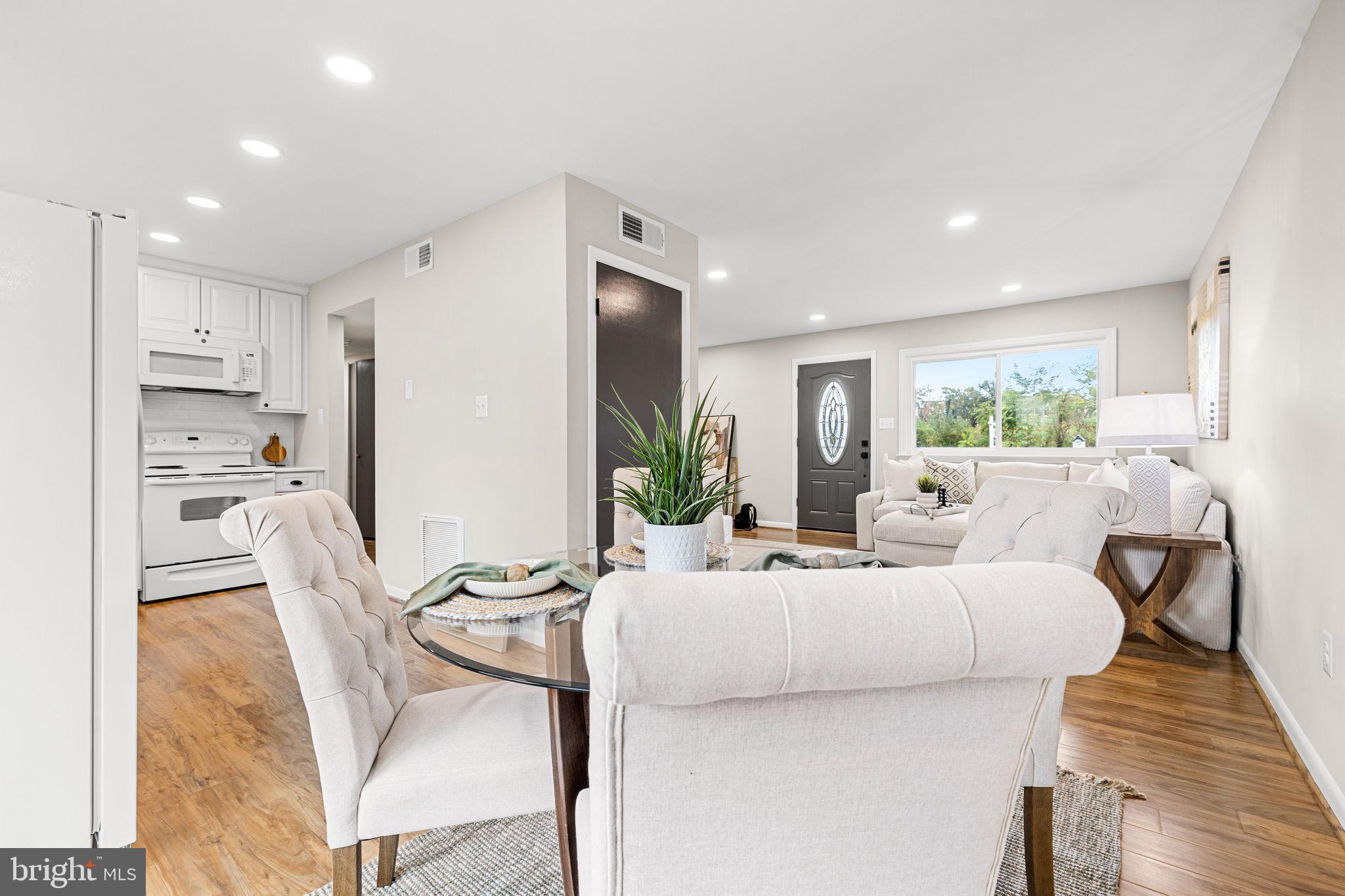 WESTOWNE VILLAGE - Residential