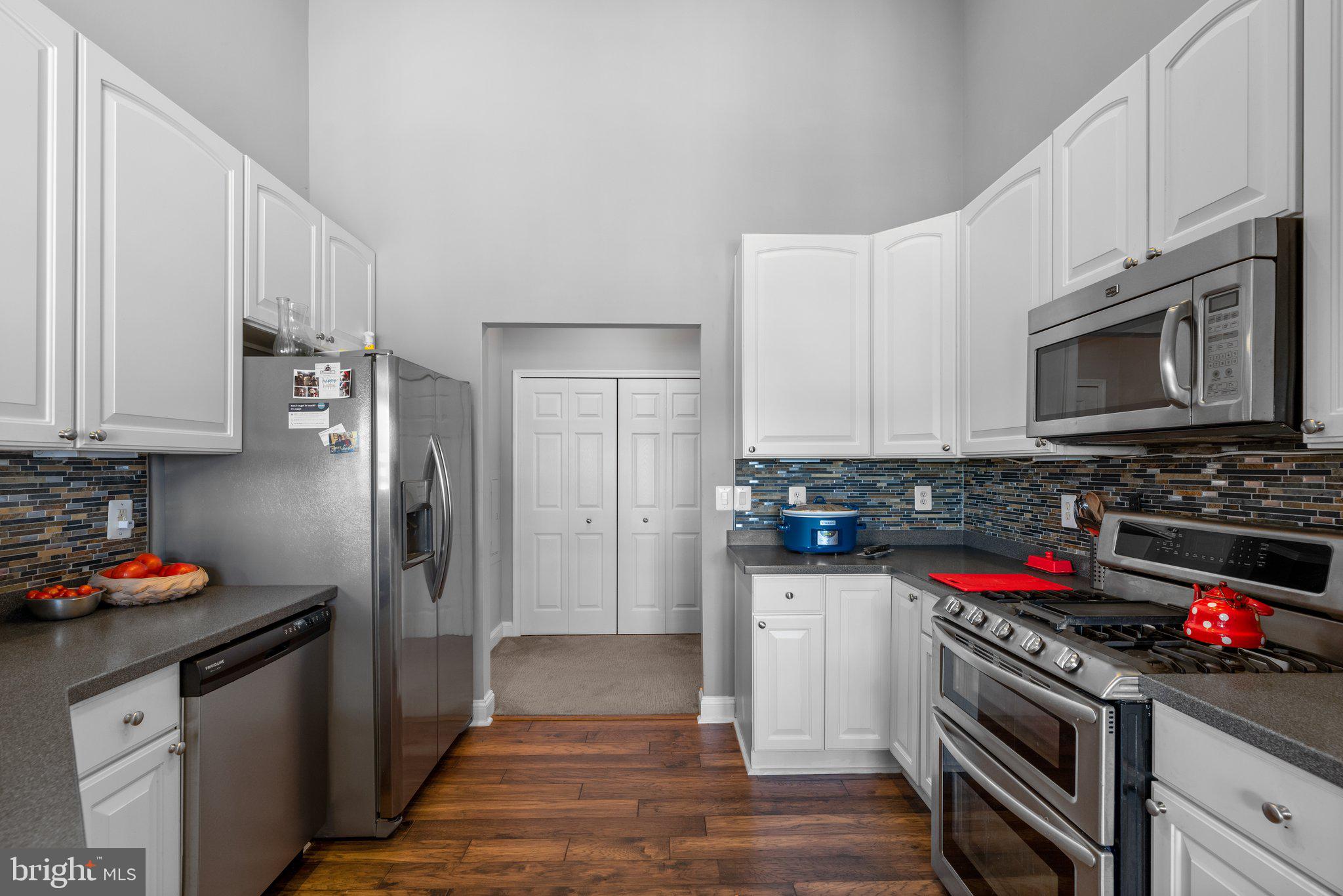 HEARTHSTONE AT VILLAGE CREST CONDOMINIUMS - Residential