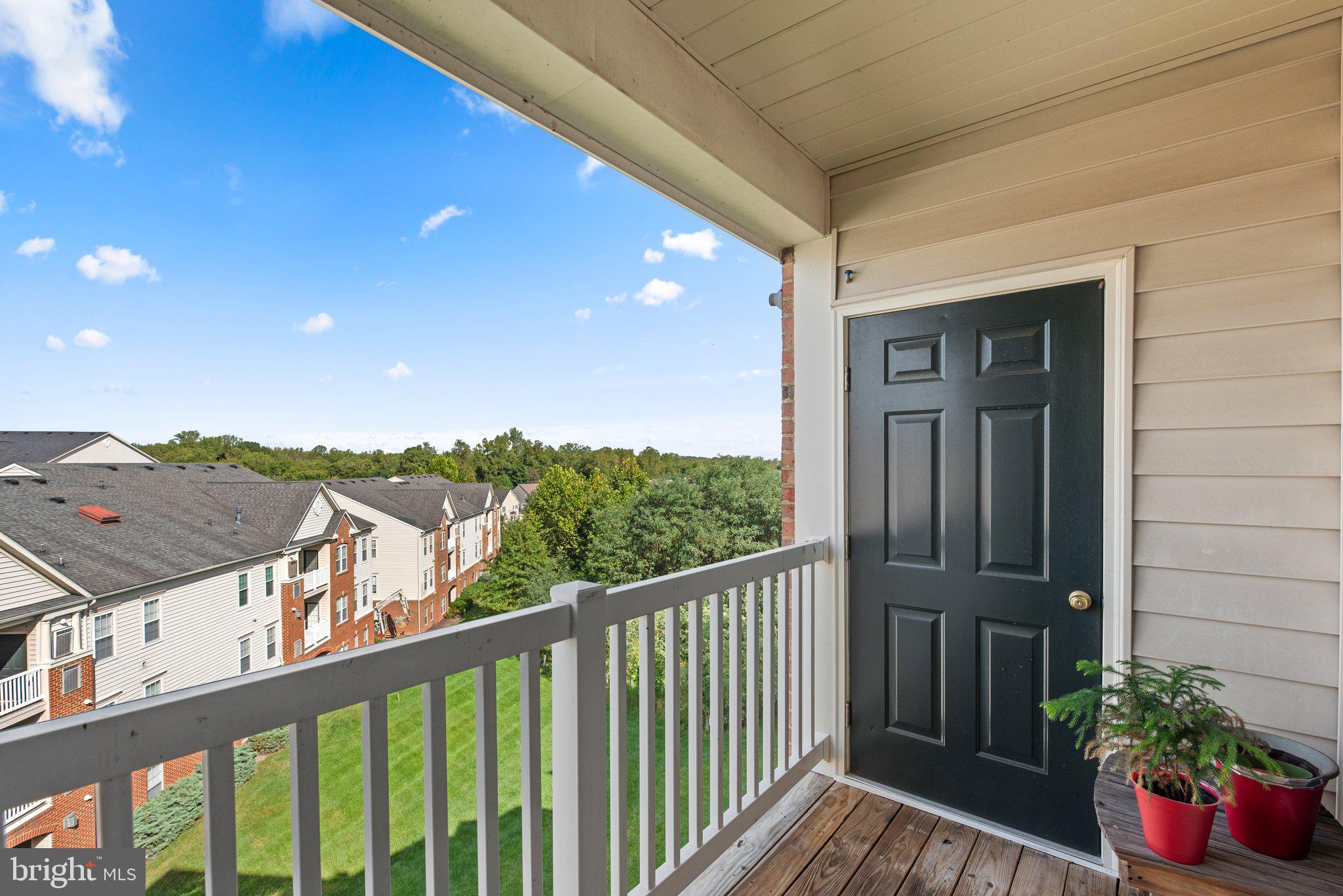 HEARTHSTONE AT VILLAGE CREST CONDOMINIUMS - Residential