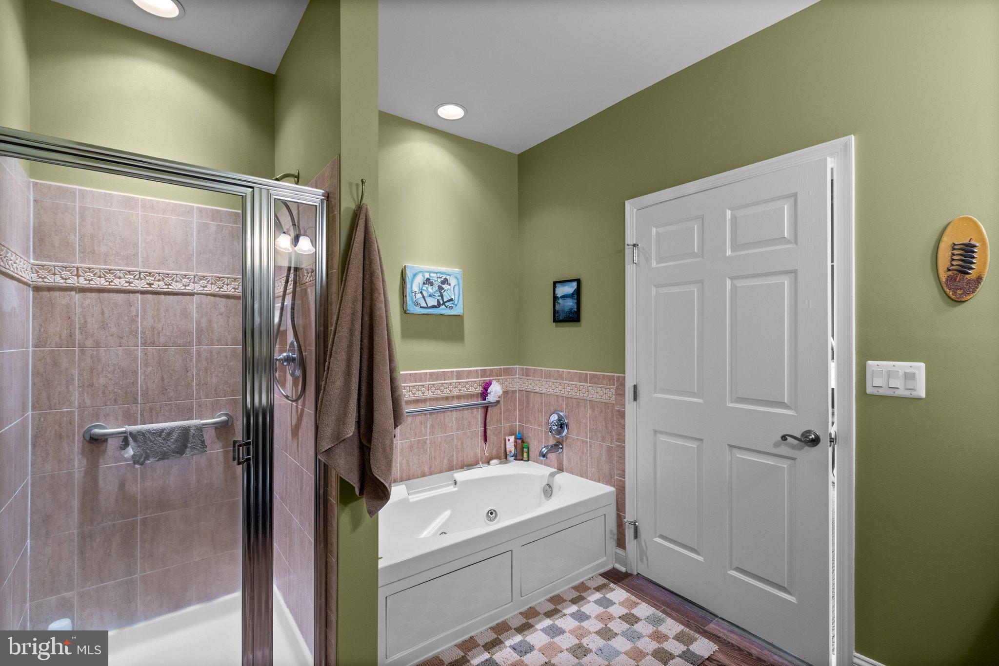 HEARTHSTONE AT VILLAGE CREST CONDOMINIUMS - Residential