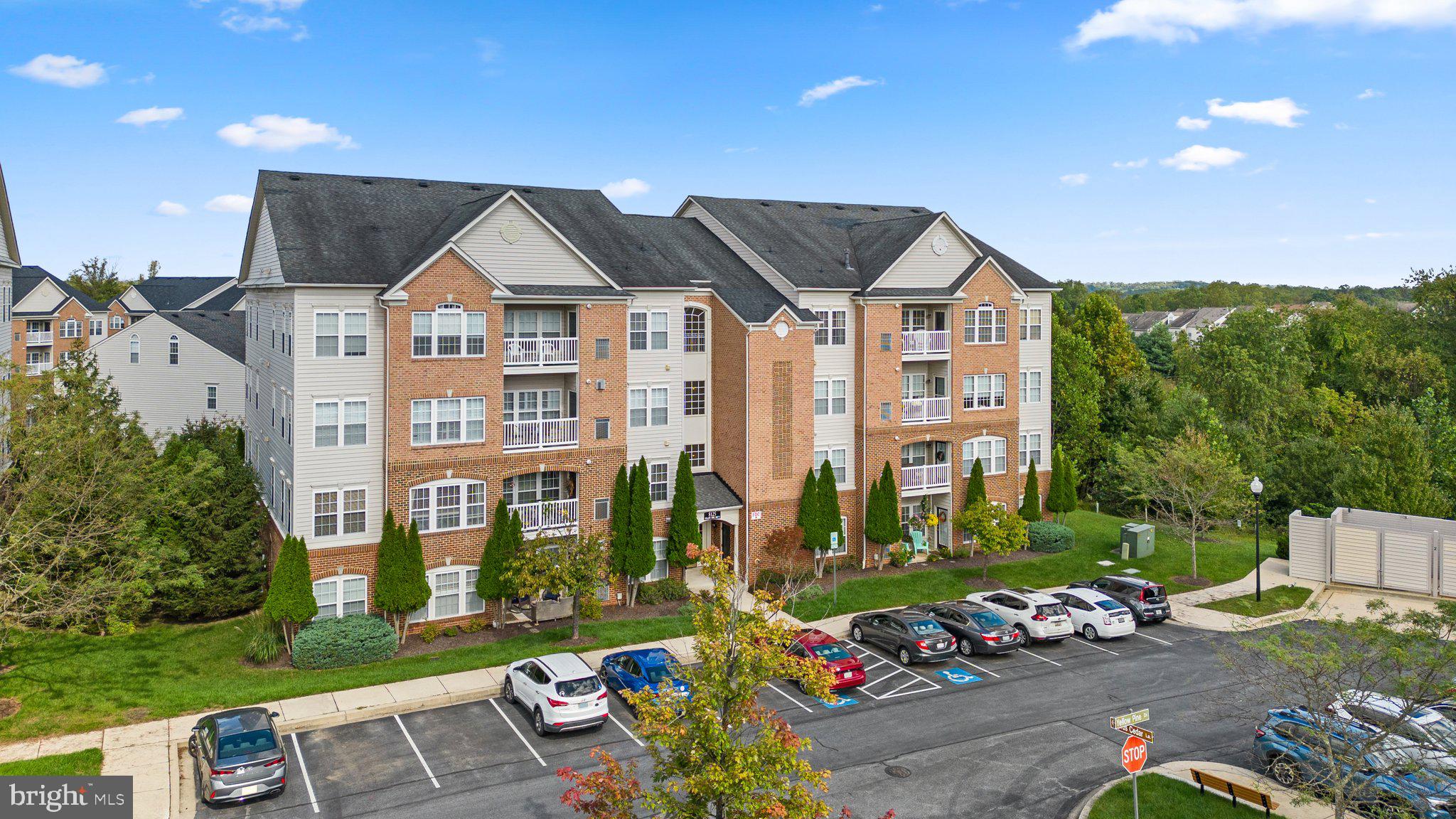 HEARTHSTONE AT VILLAGE CREST CONDOMINIUMS - Residential
