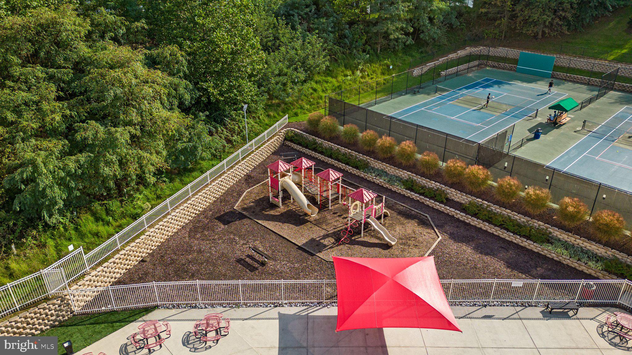 HEARTHSTONE AT VILLAGE CREST CONDOMINIUMS - Residential