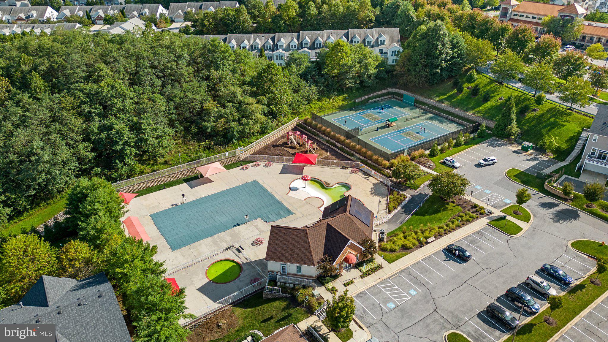 HEARTHSTONE AT VILLAGE CREST CONDOMINIUMS - Residential