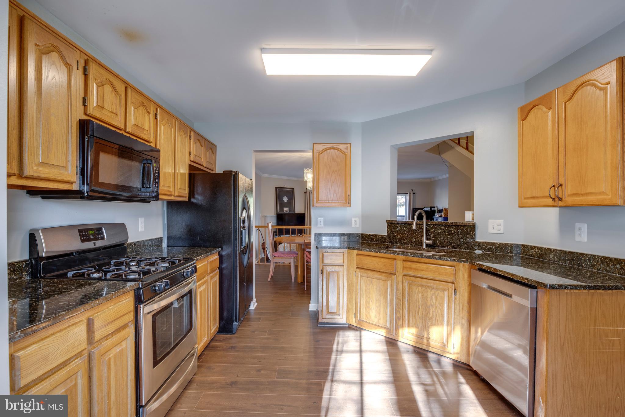 COMPTON VALLEY ESTATES - Residential Lease