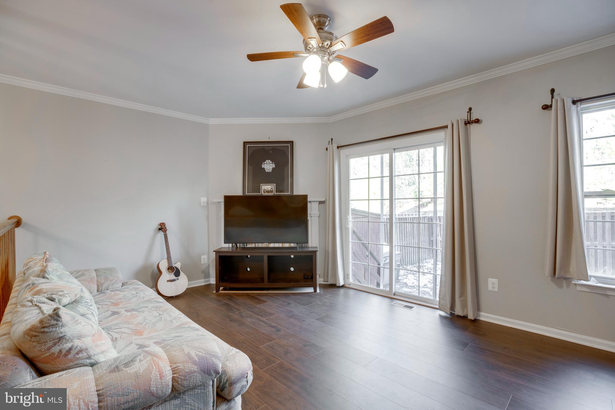 COMPTON VALLEY ESTATES - Residential Lease