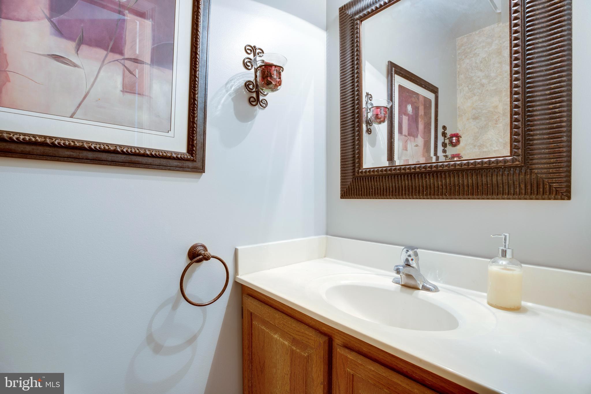 COMPTON VALLEY ESTATES - Residential Lease