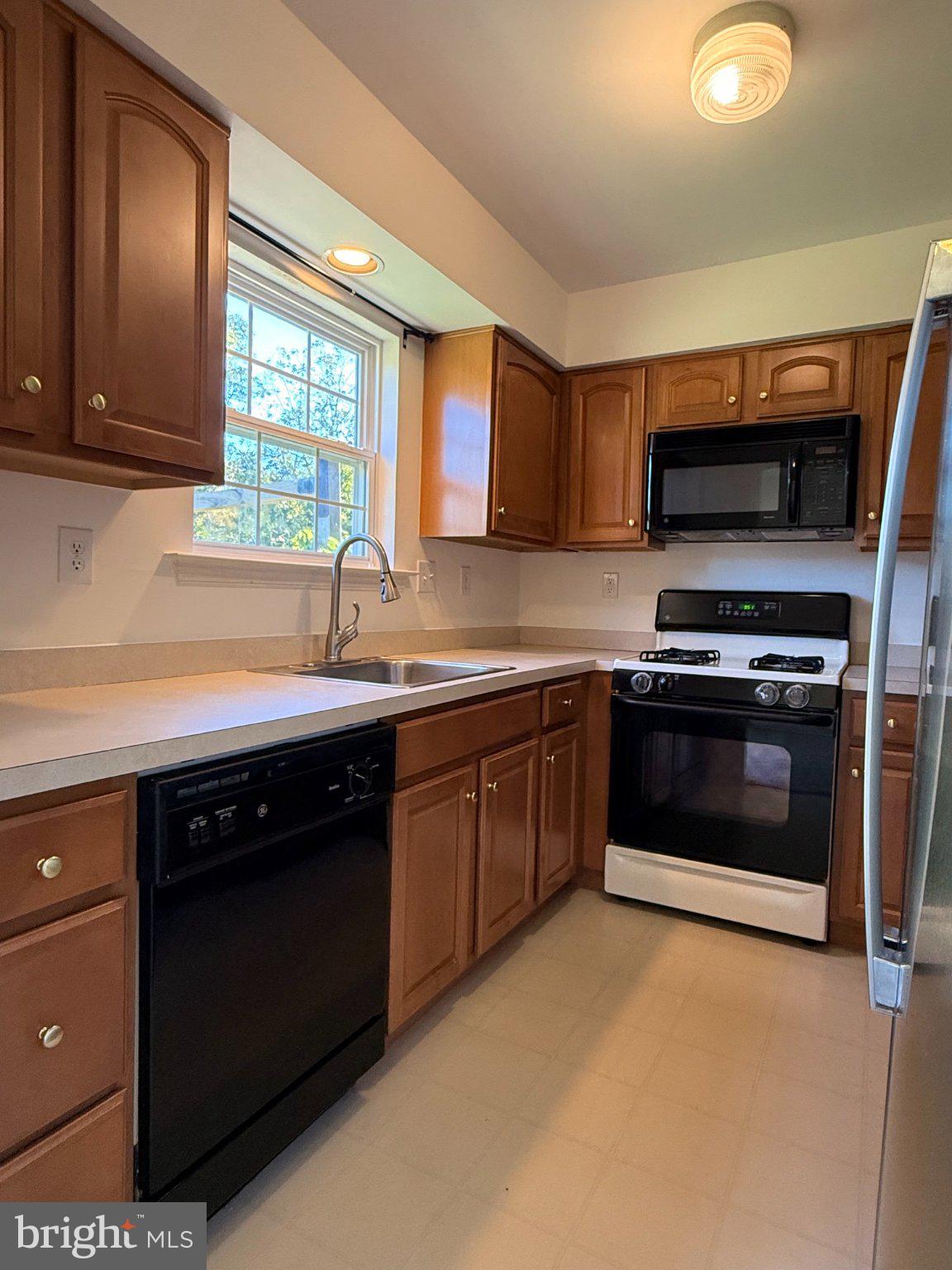 213 FULGENS COURT 224