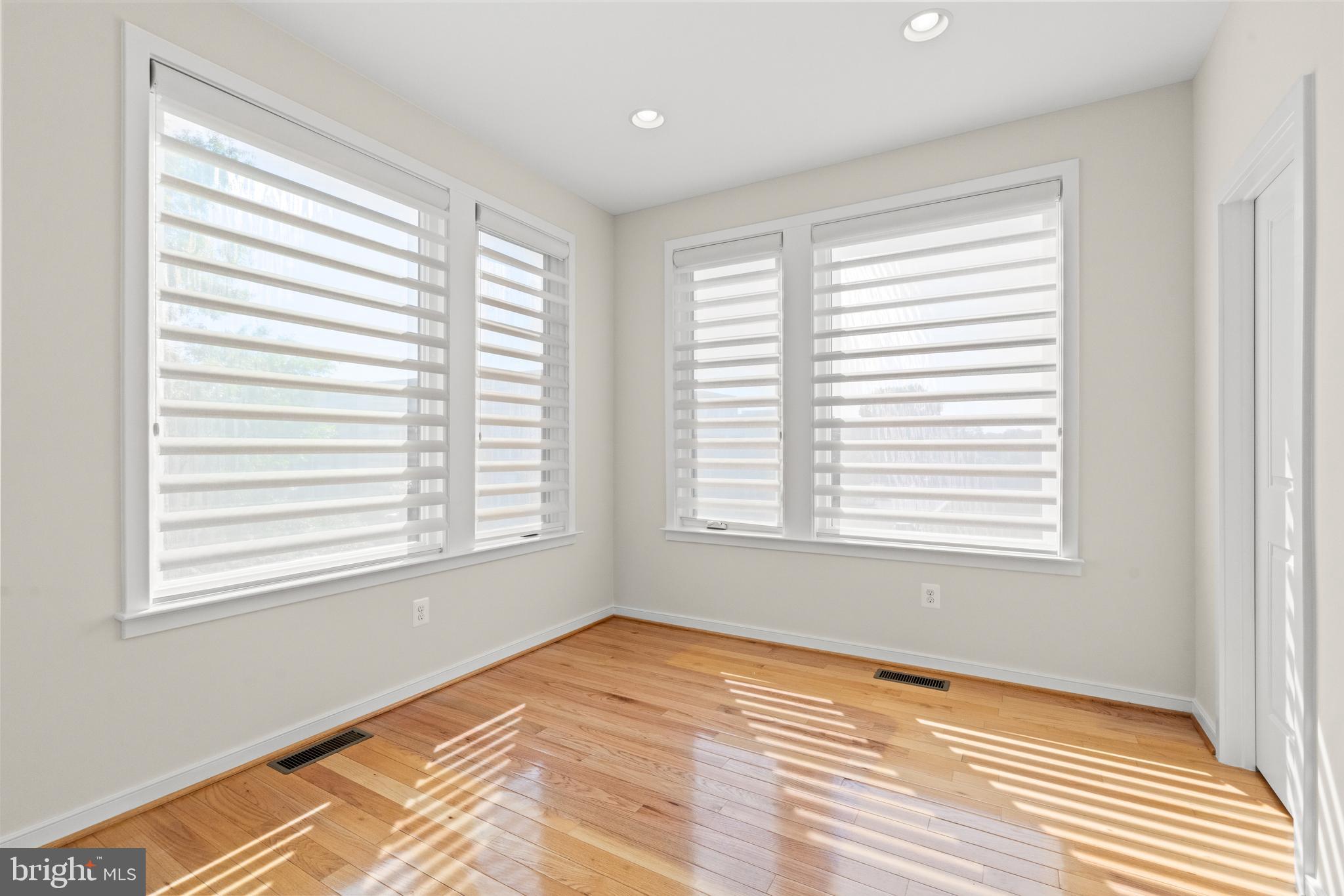 MOSAIC AT MERRIFIELD - Residential