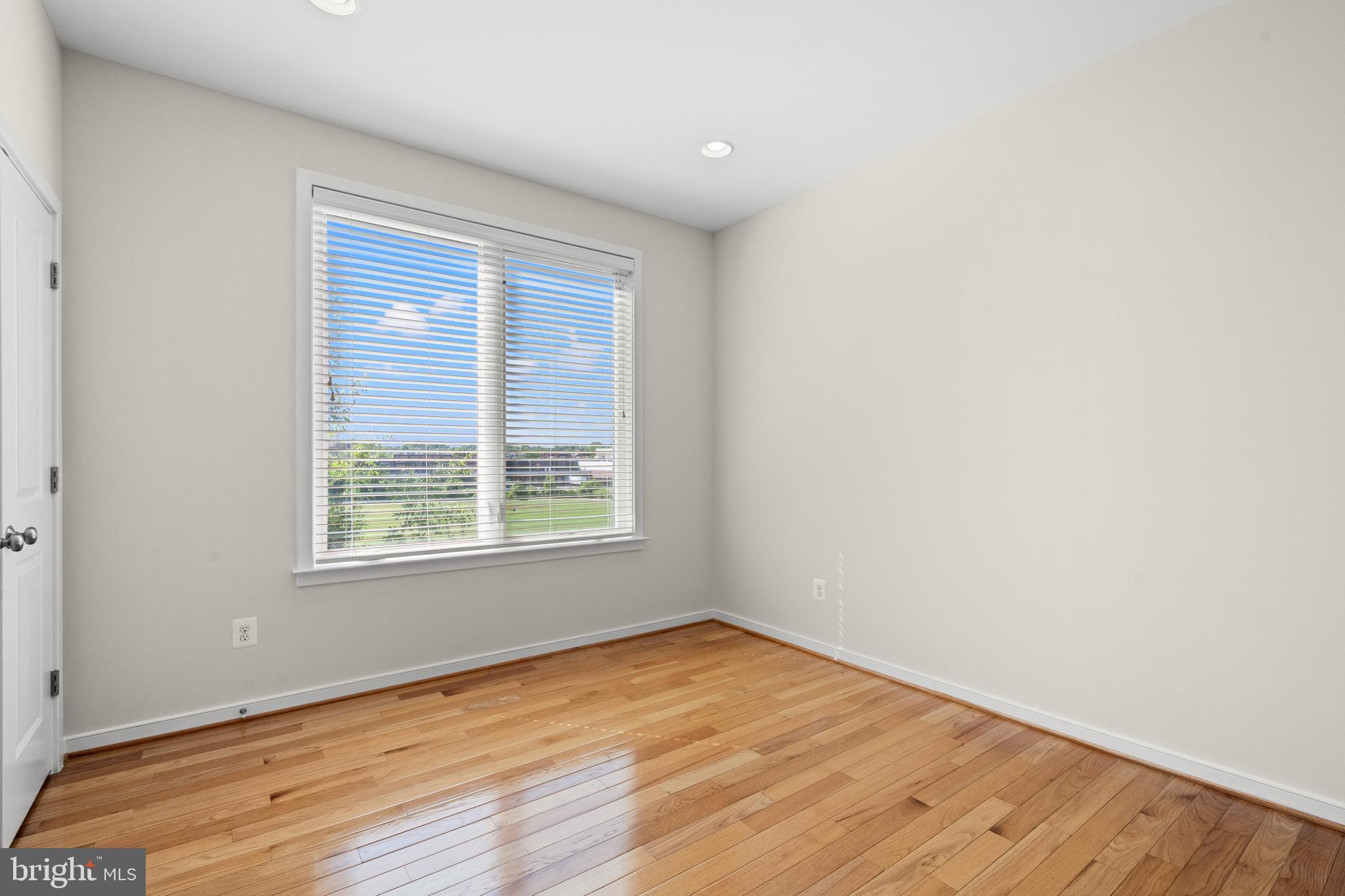 MOSAIC AT MERRIFIELD - Residential
