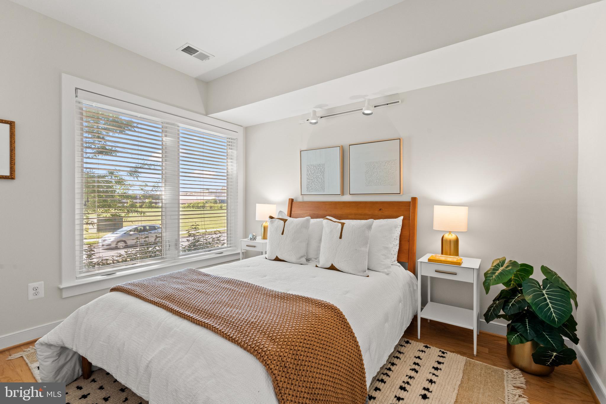 MOSAIC AT MERRIFIELD - Residential