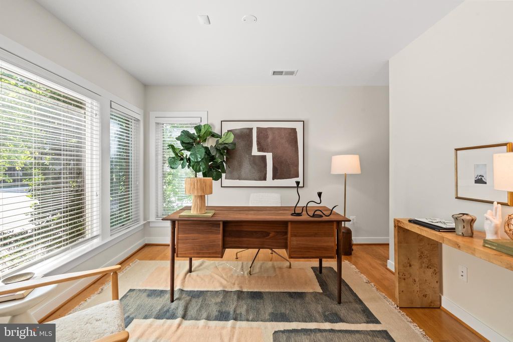 Photo of 3012 District Avenue, FAIRFAX, VA 22031 (MLS # VAFX2309138)