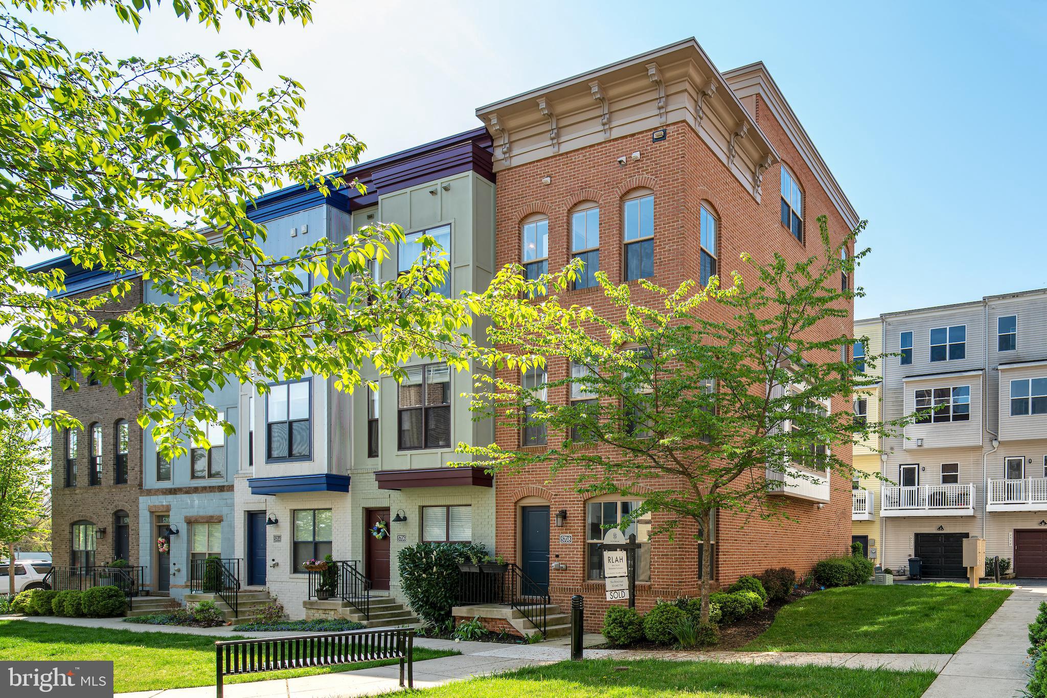 EYA ARTS DISTRICT - Residential