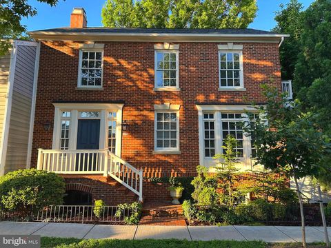 Photo of 808 Oronoco Street, ALEXANDRIA, VA 22314 (MLS # VAAX2060618)