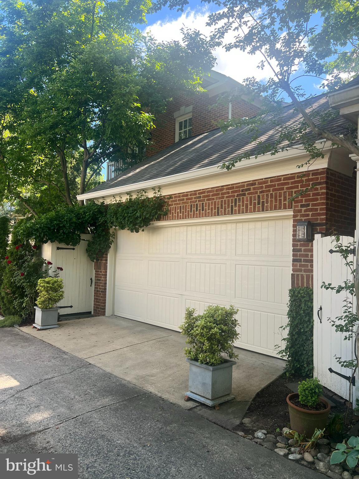 808 ORONOCO STREET