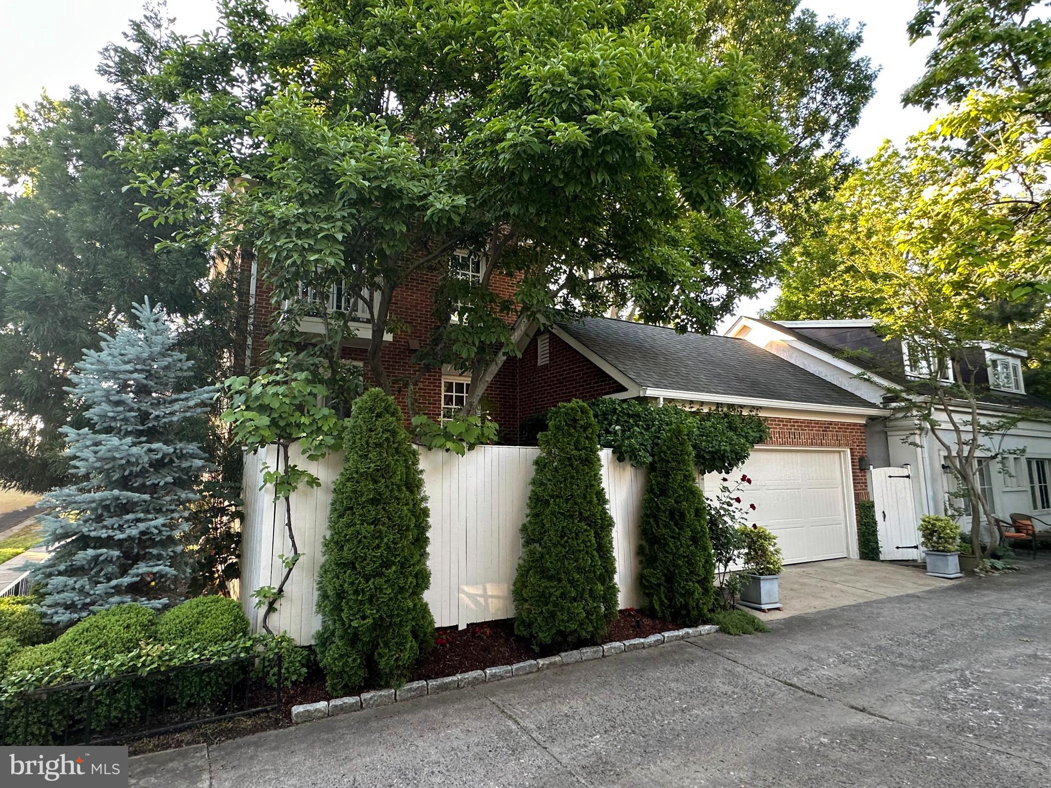 808 ORONOCO STREET