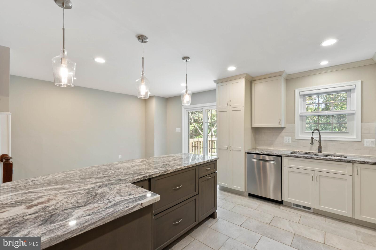 CARRIAGE GATE - Residential