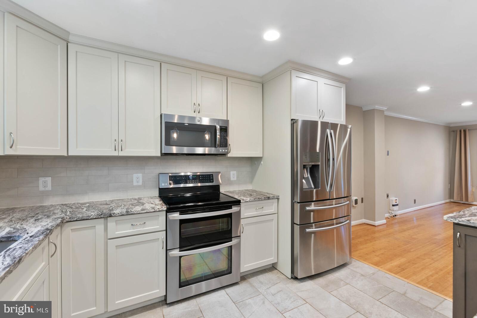 CARRIAGE GATE - Residential