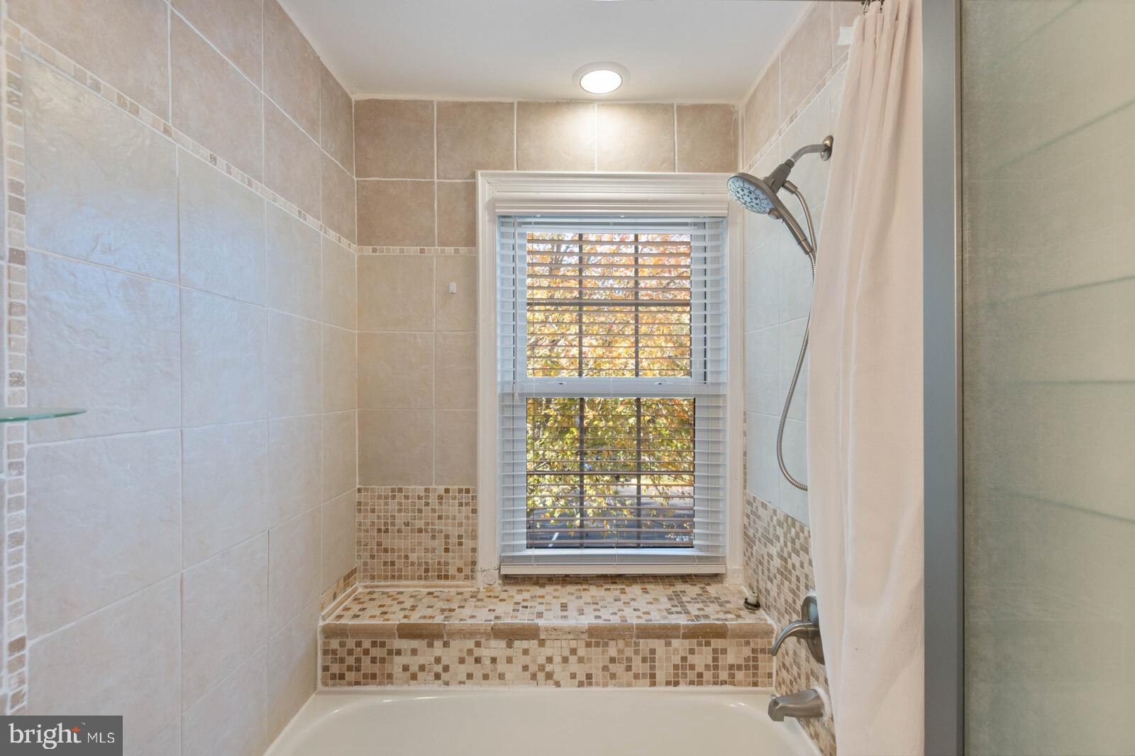 CARRIAGE GATE - Residential