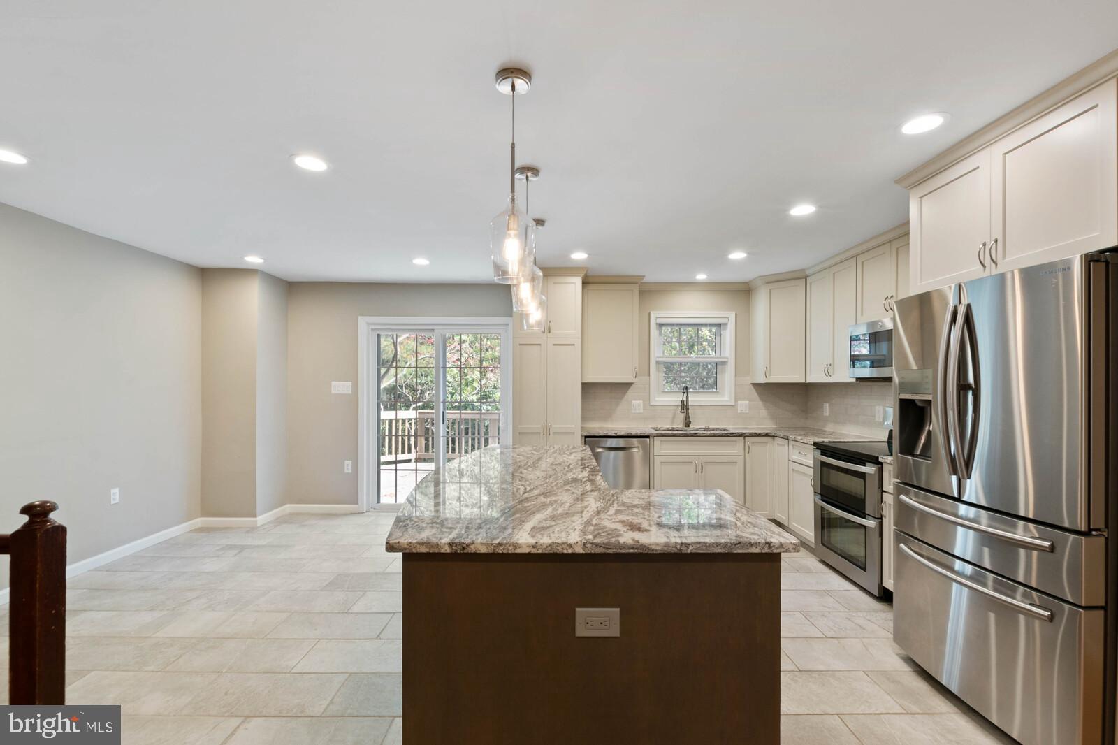 CARRIAGE GATE - Residential