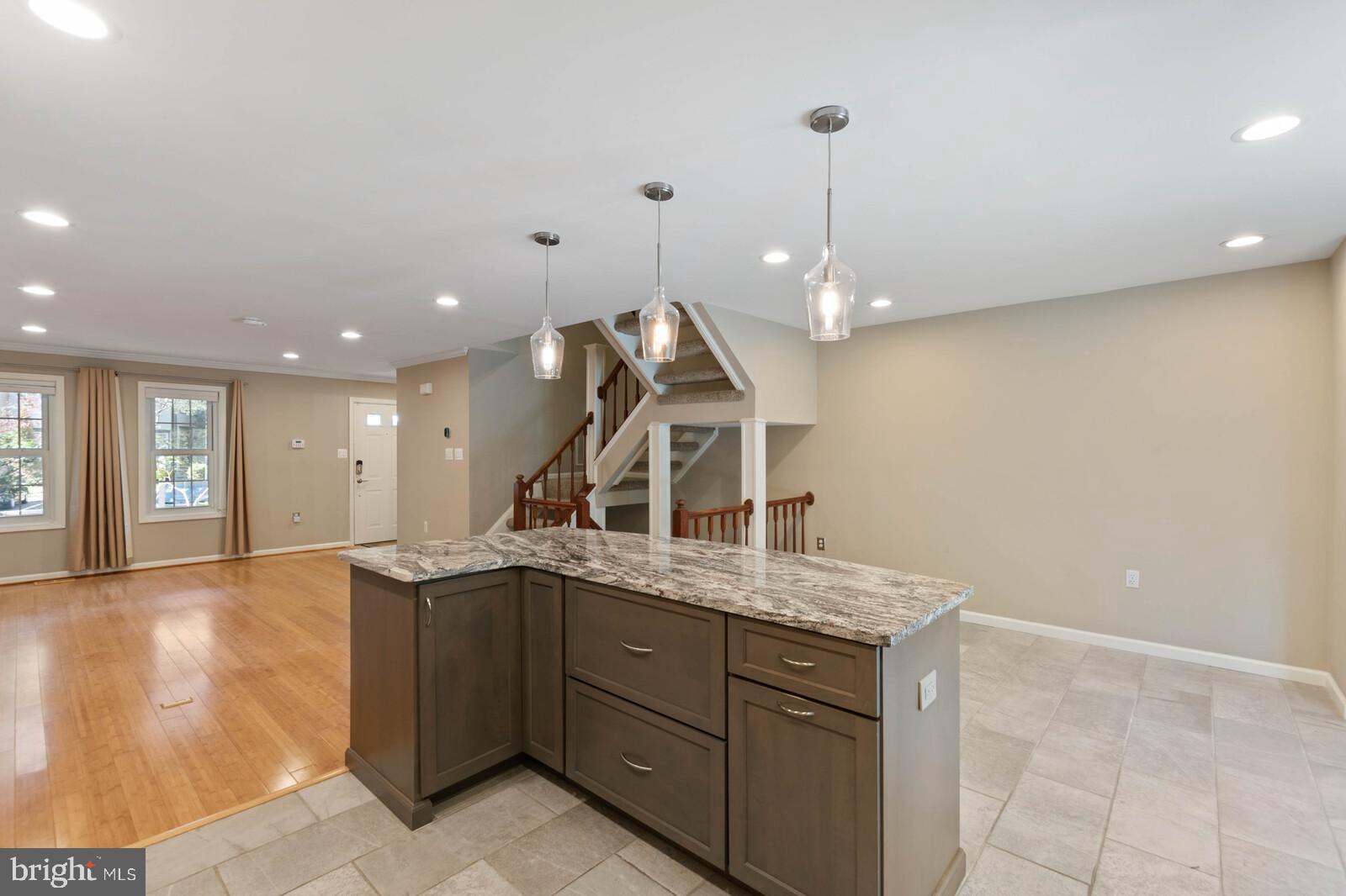 CARRIAGE GATE - Residential