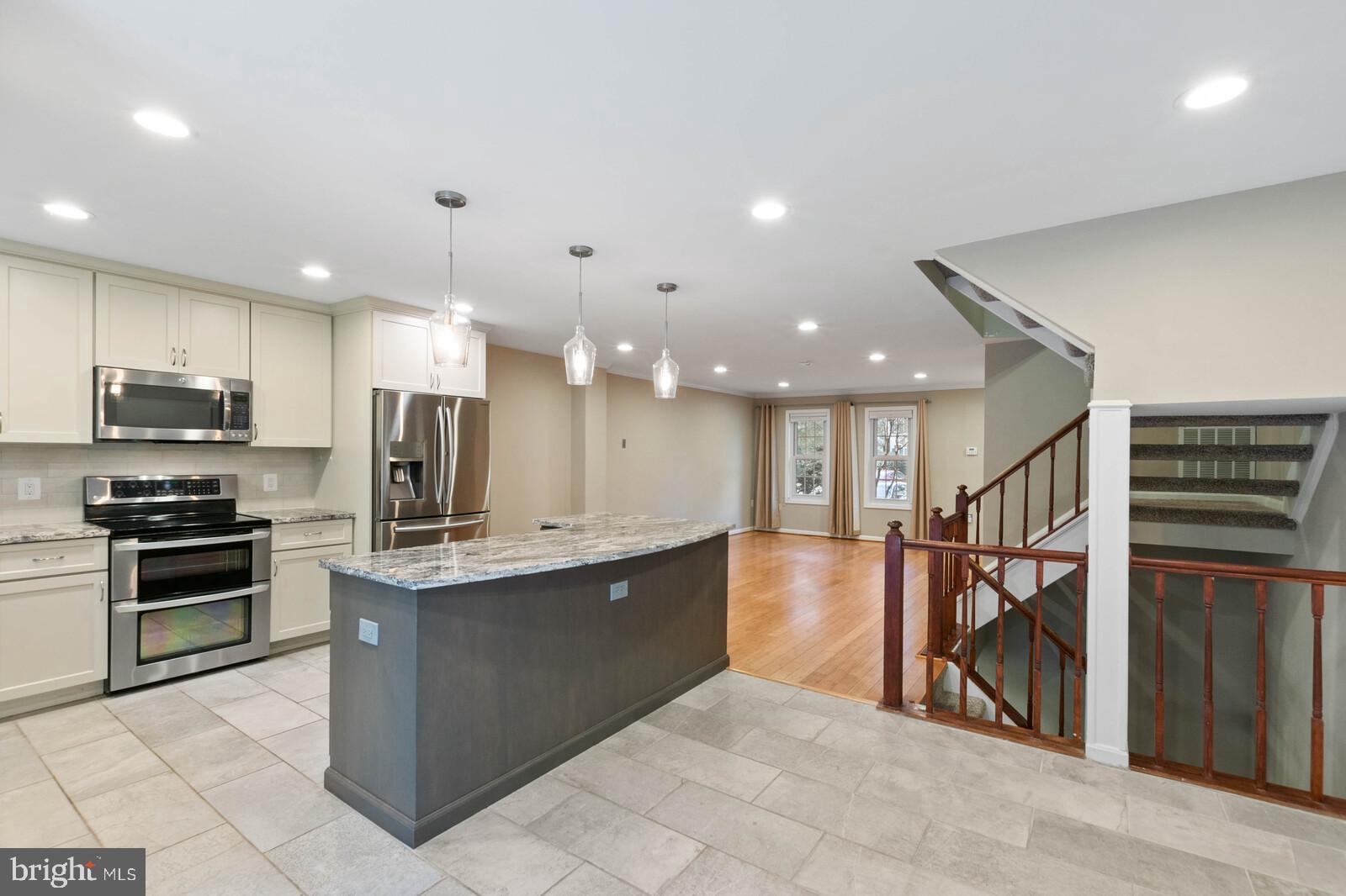 CARRIAGE GATE - Residential