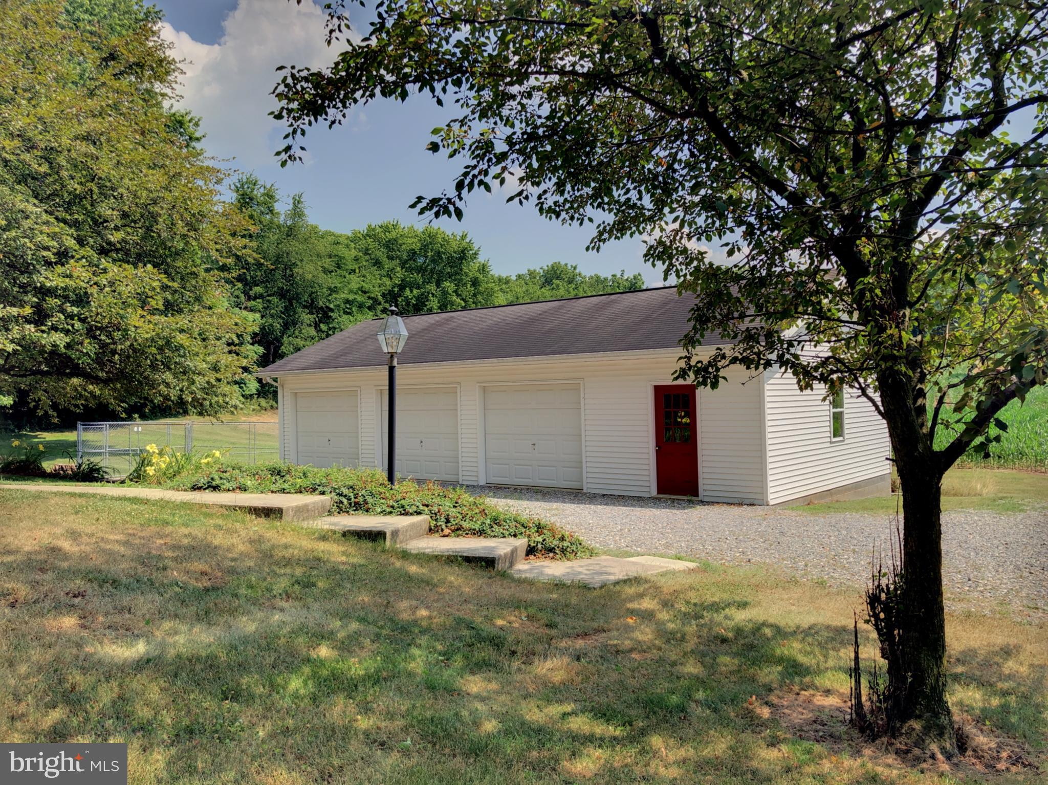WAYNESBORO - Farm