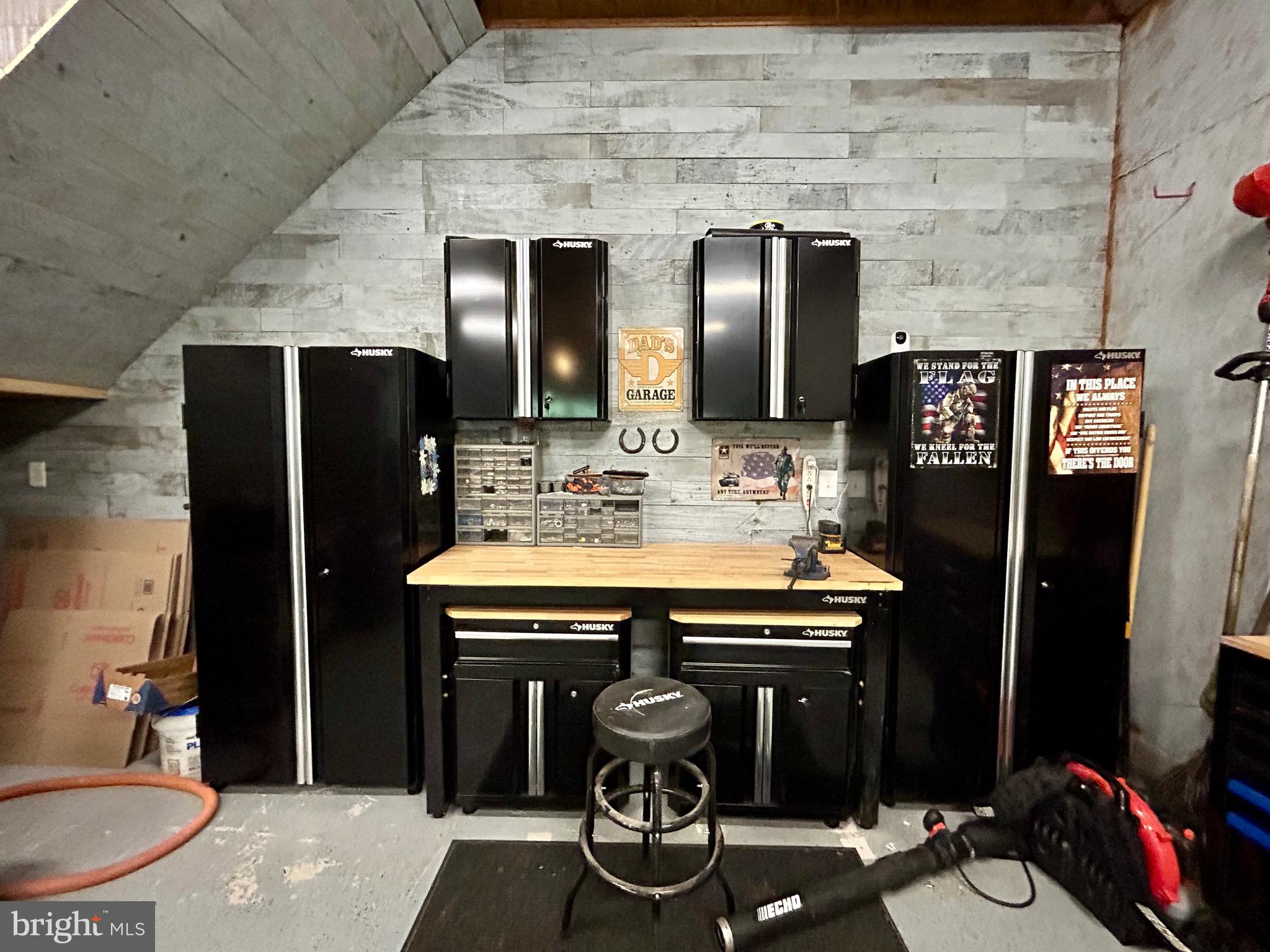 PARADISE PINES - Residential