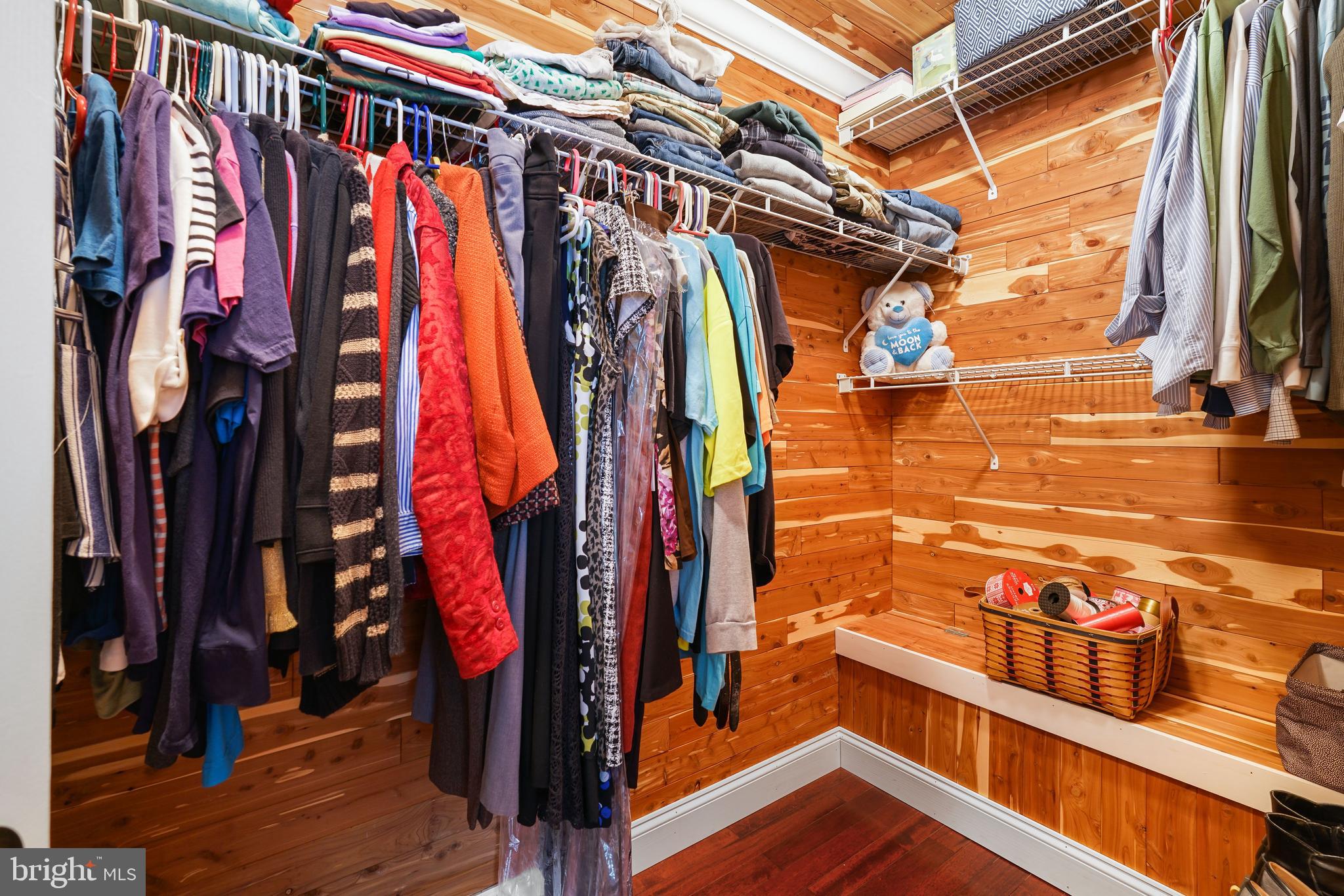 PARADISE PINES - Residential