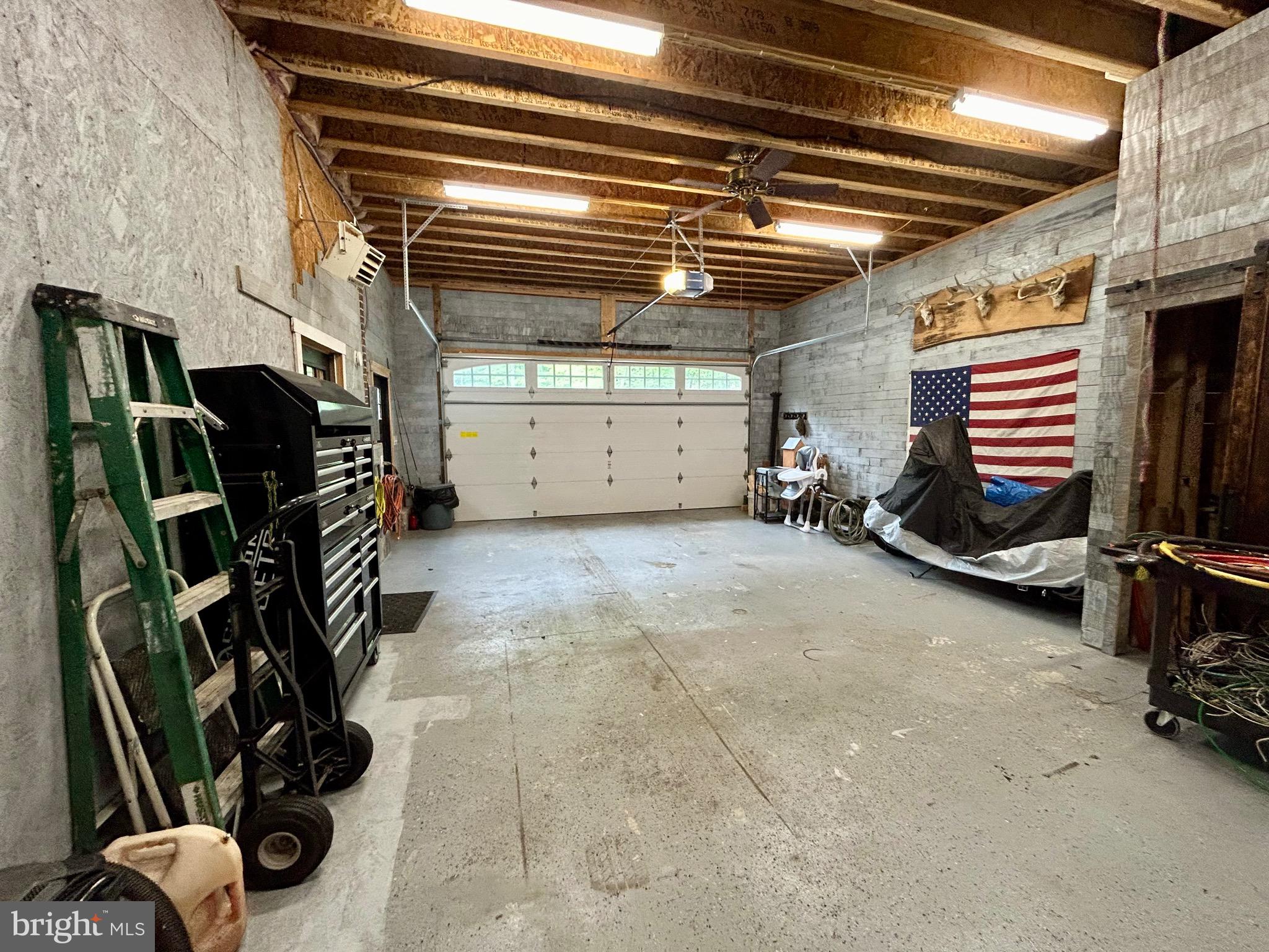 PARADISE PINES - Residential