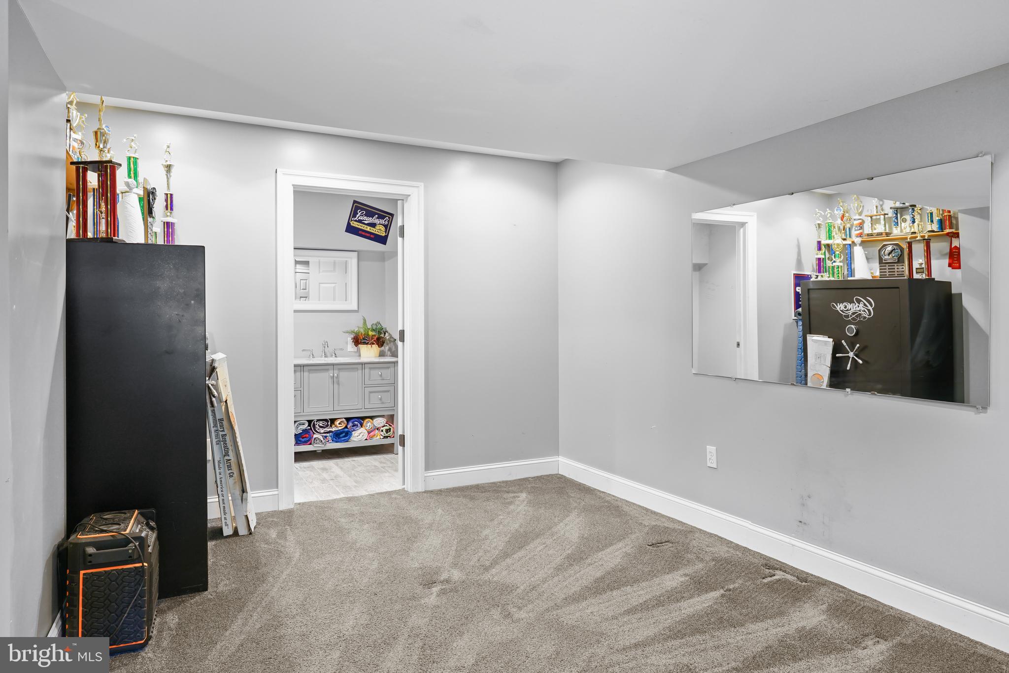 PARADISE PINES - Residential