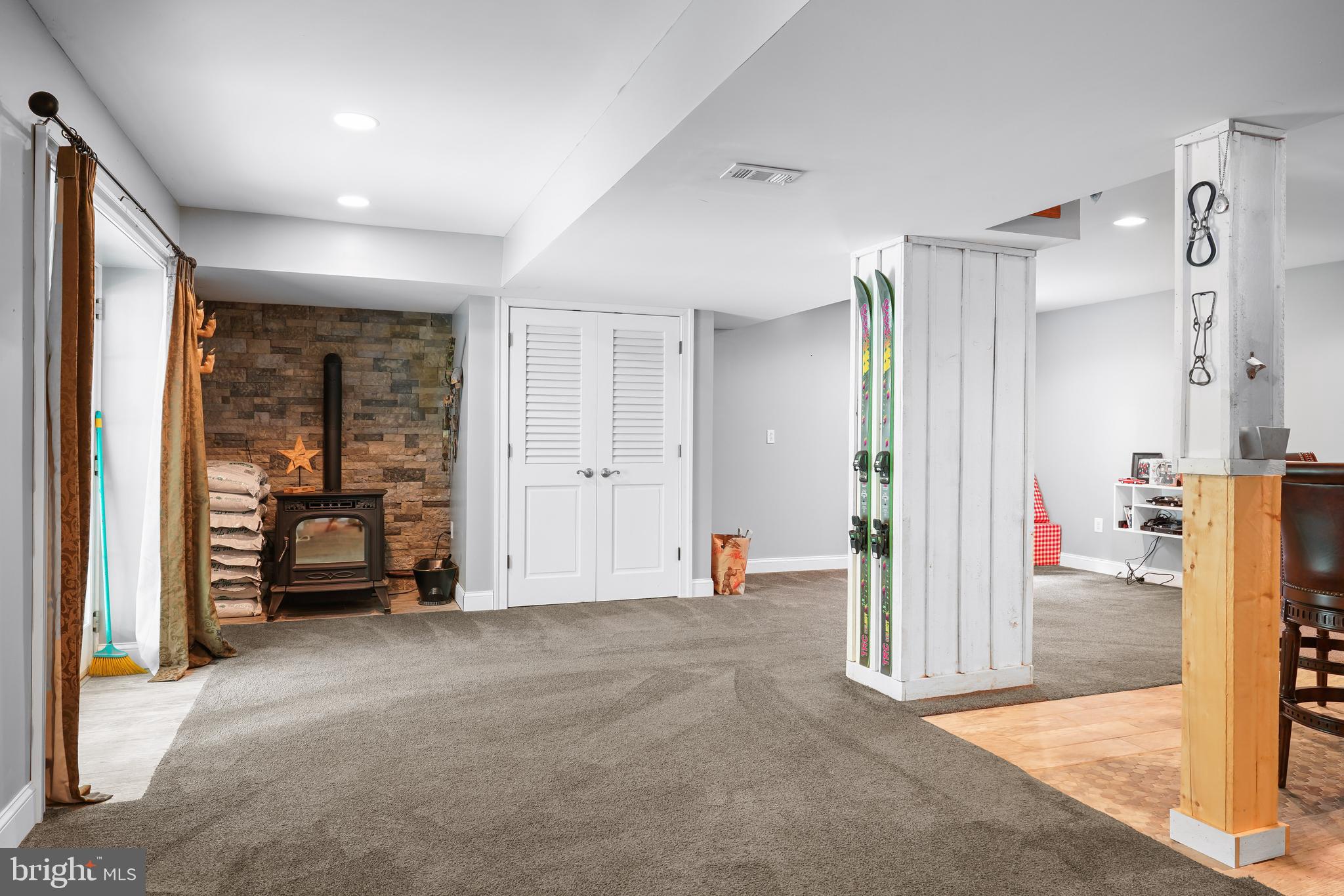 PARADISE PINES - Residential