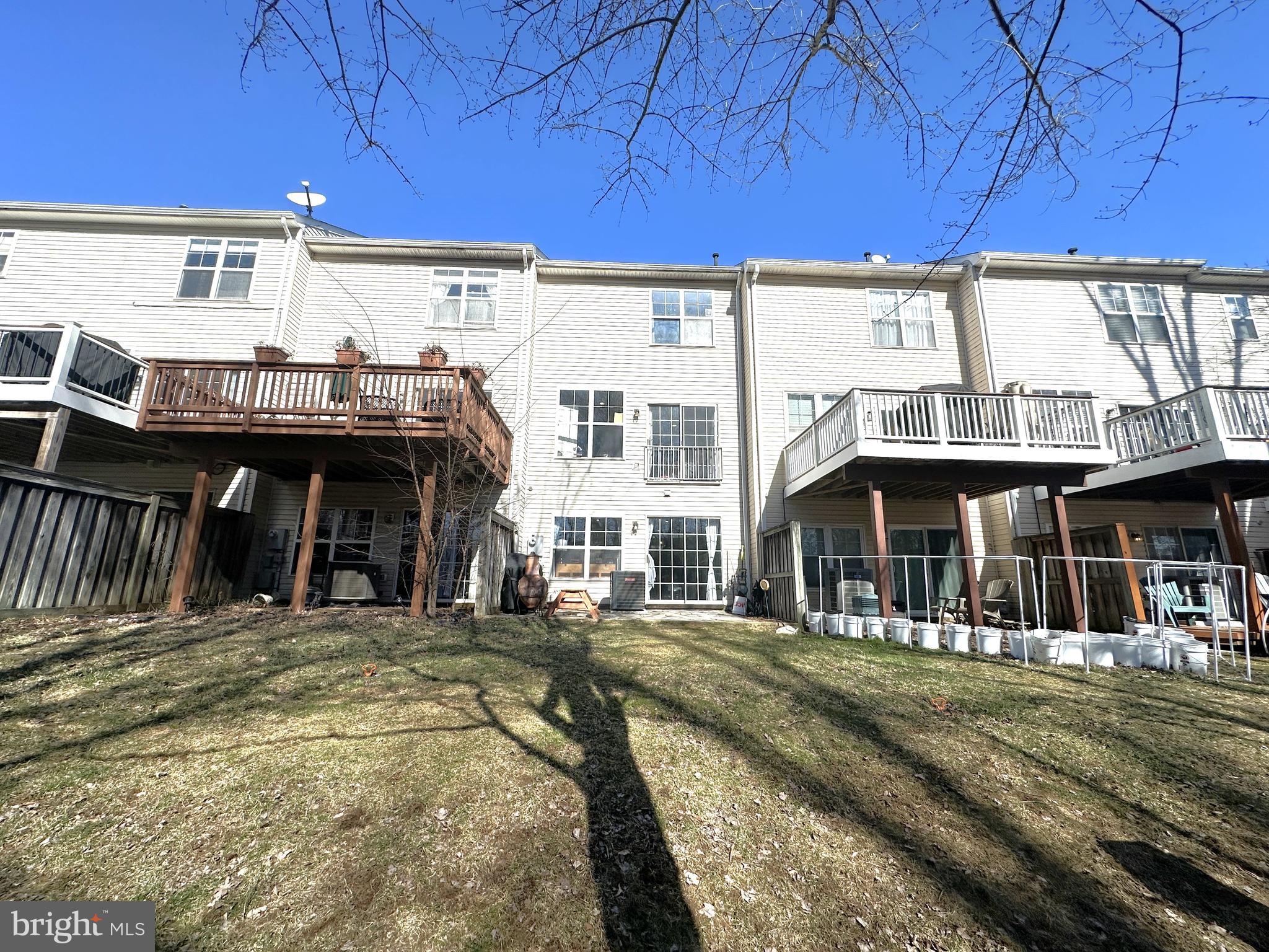 SIGNATURE AT BROADLANDS - Residential Lease