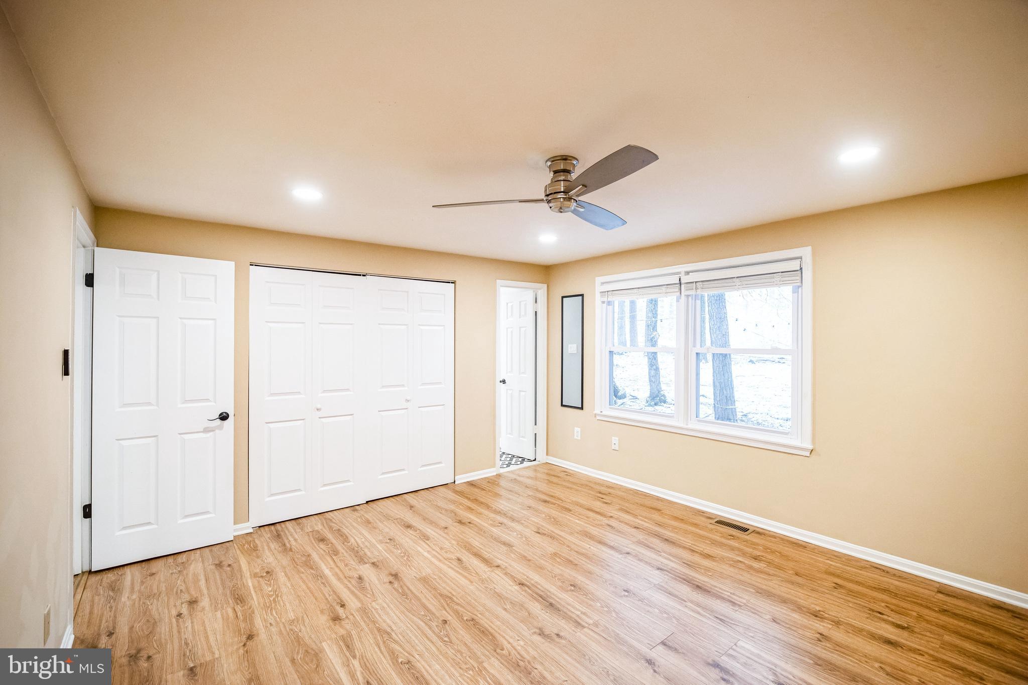 COUNTRY CLUB LAKE - Residential