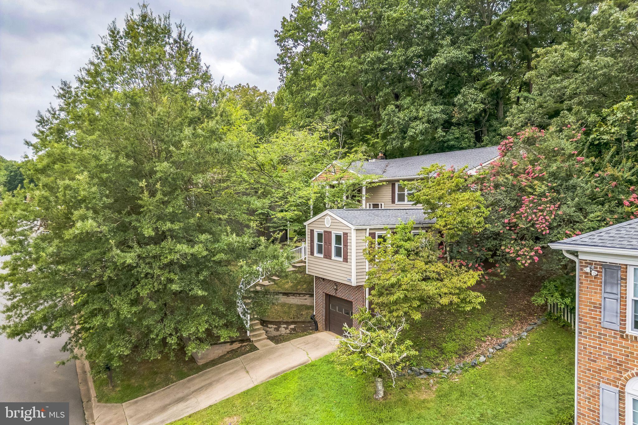 COUNTRY CLUB LAKE - Residential