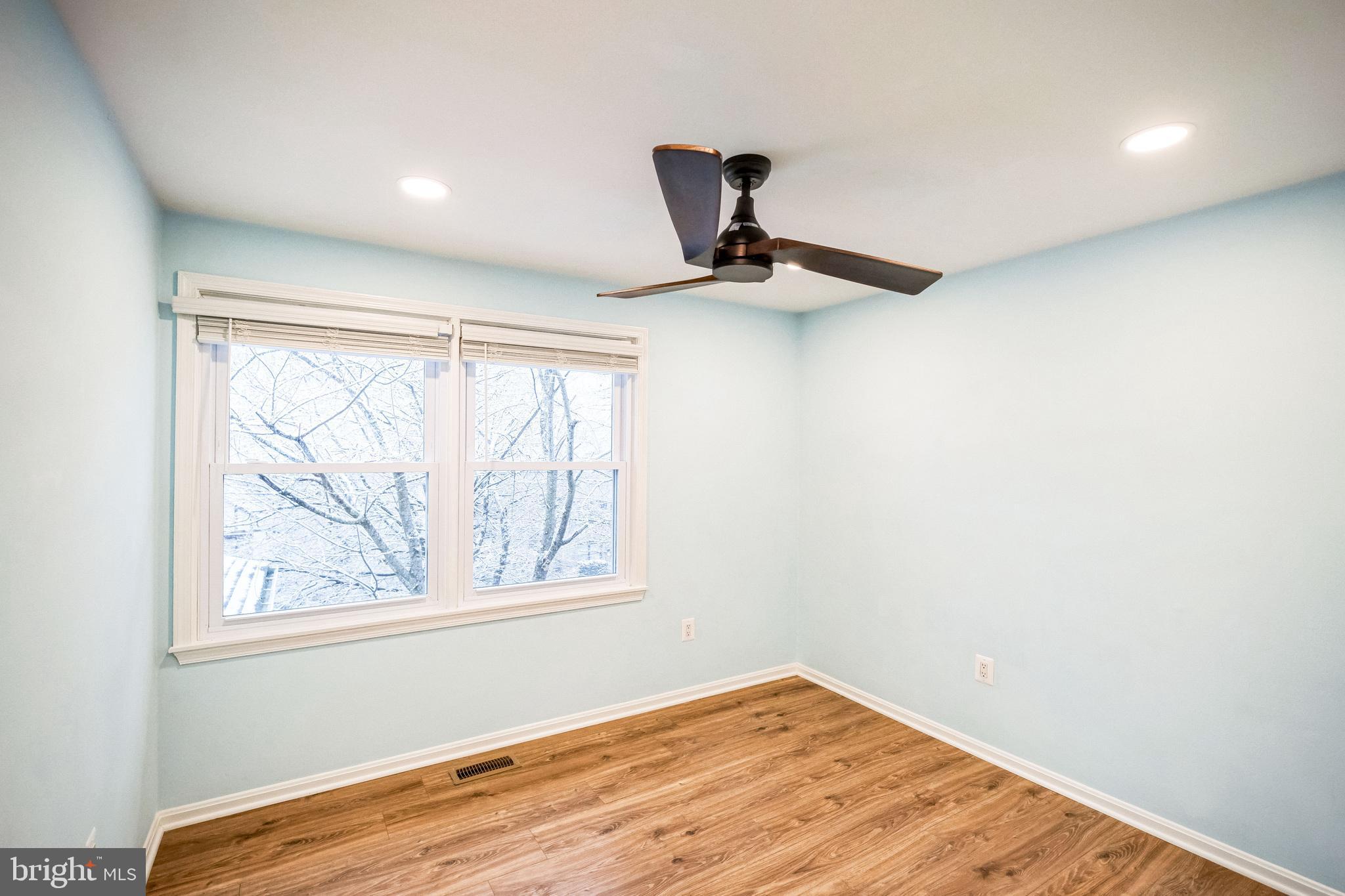 COUNTRY CLUB LAKE - Residential