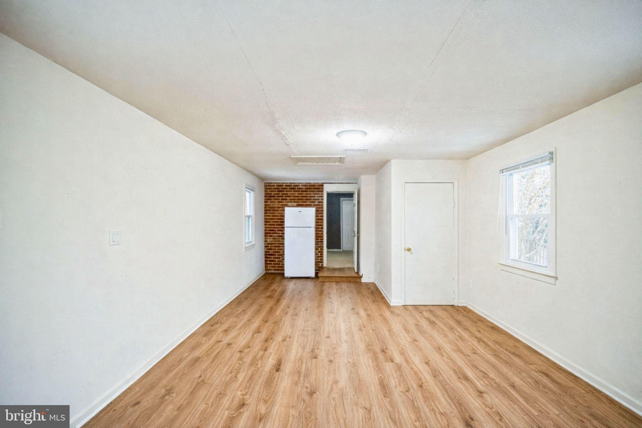 COUNTRY CLUB LAKE - Residential