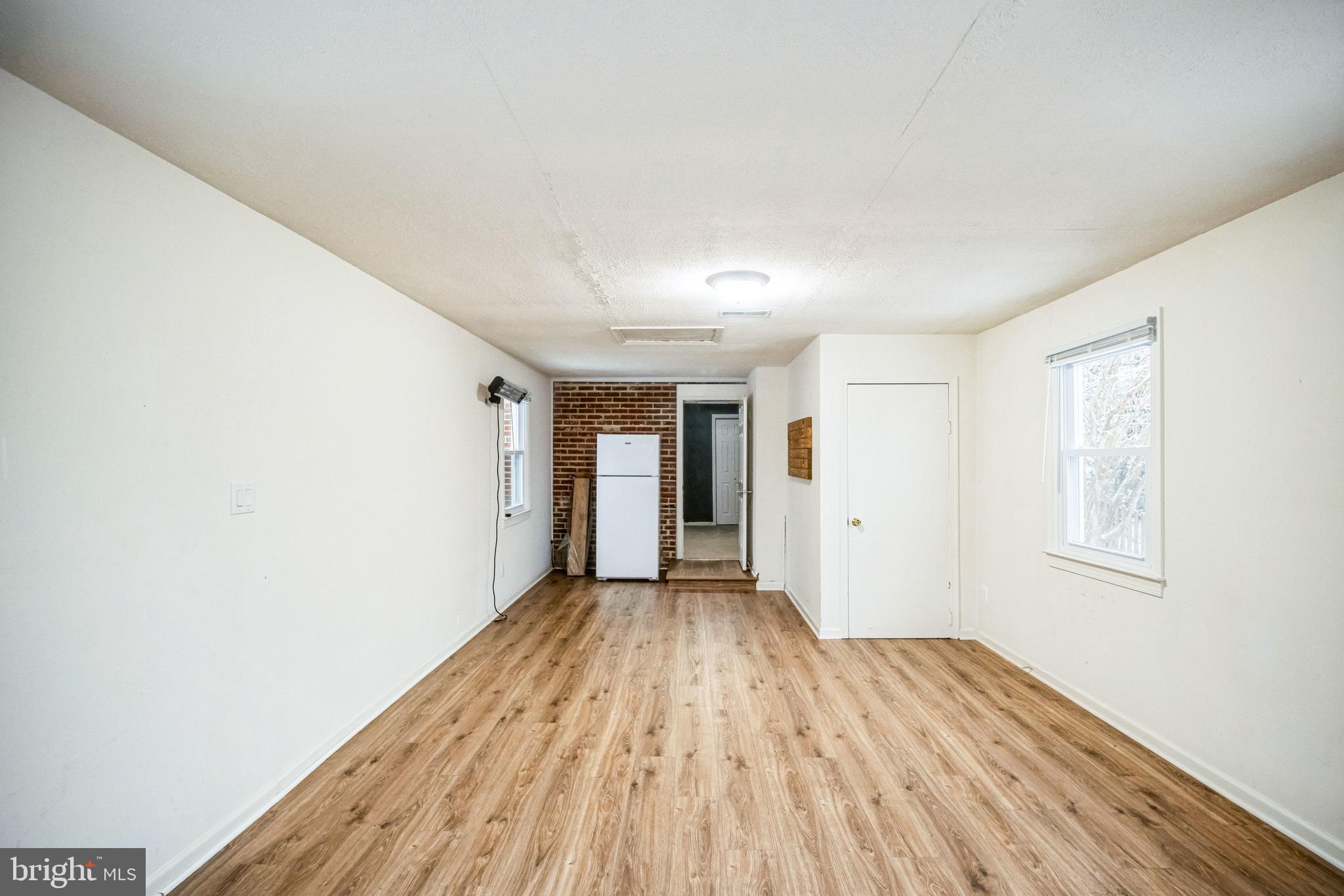 COUNTRY CLUB LAKE - Residential