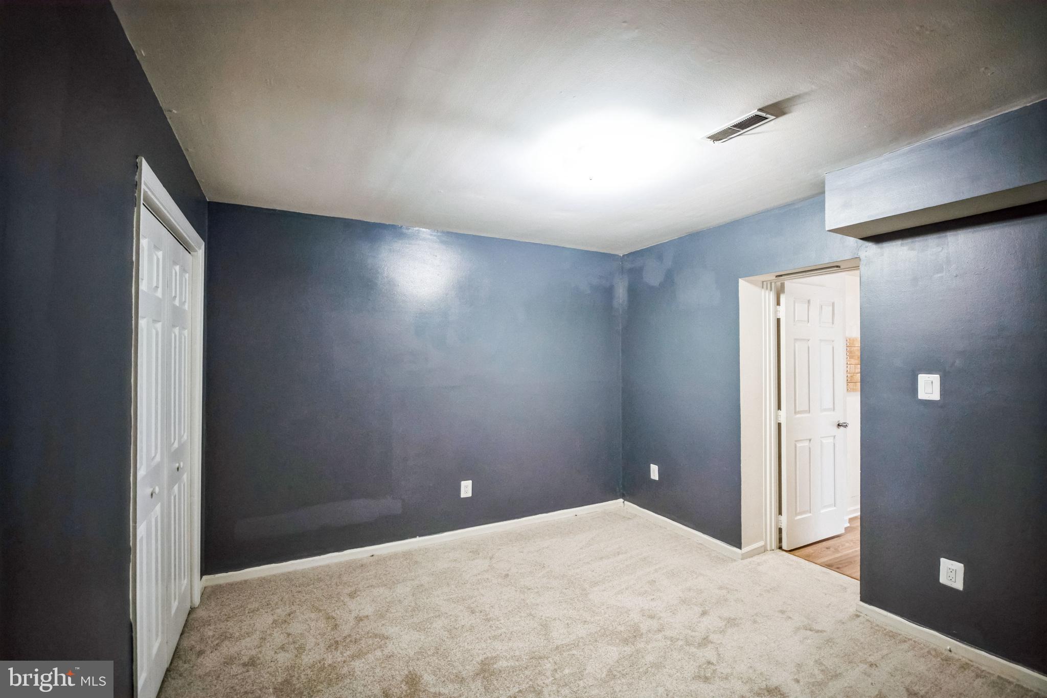 COUNTRY CLUB LAKE - Residential