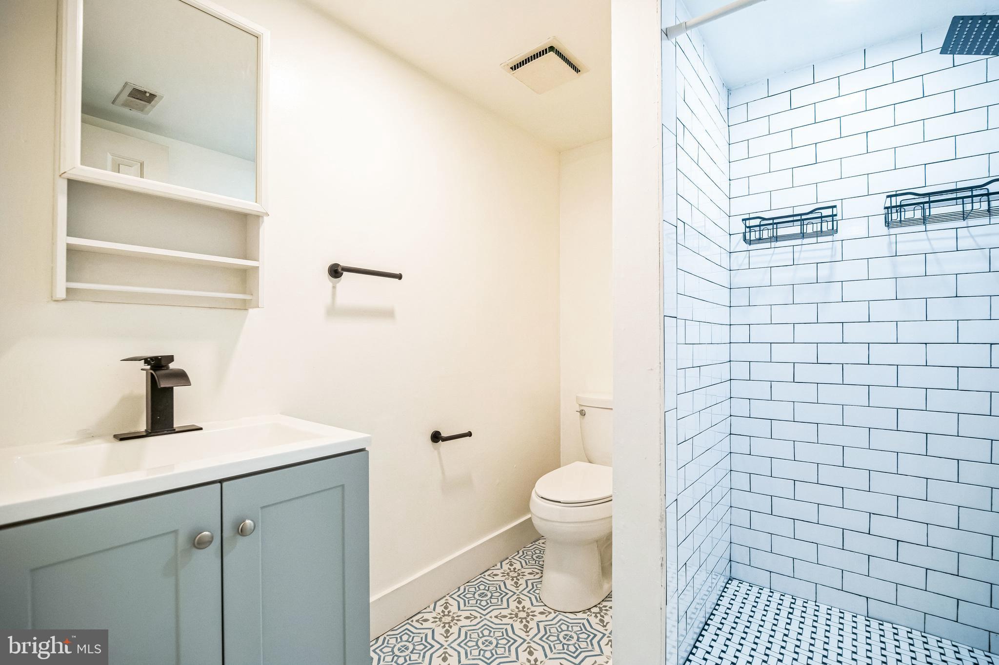 COUNTRY CLUB LAKE - Residential