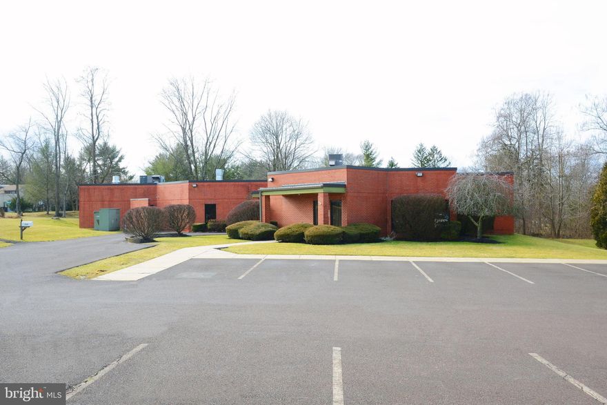 Welcome to 182 Bethlehem Pike, Colmar in Hatfield Township, Montgomery County! This commercial office building offers 5,895 sq ft of space and is located on a 2.49 acre lot on Rt. 309. This property is zoned Commercial/Residential. Call our office for more information or to schedule a showing!